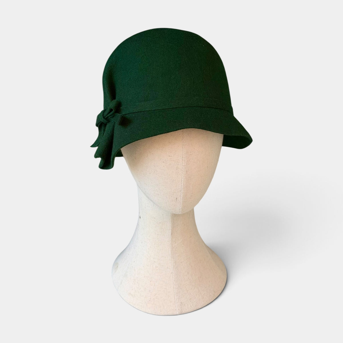 Cappello Donna Cloche Tipo Anni '30 In Feltro di Pura Lana Idrorepellente