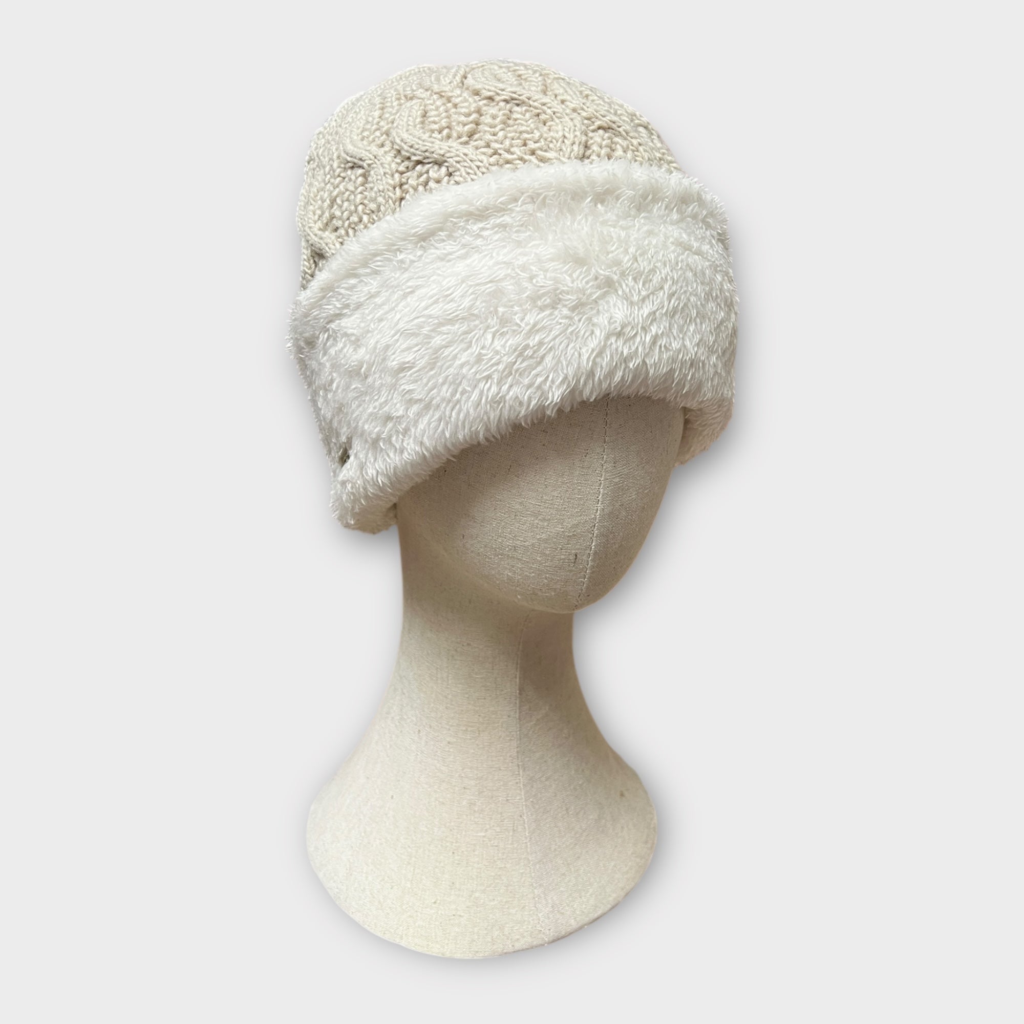 Berretto Donna Con Risvolto E Fodera In Eco Pelliccia