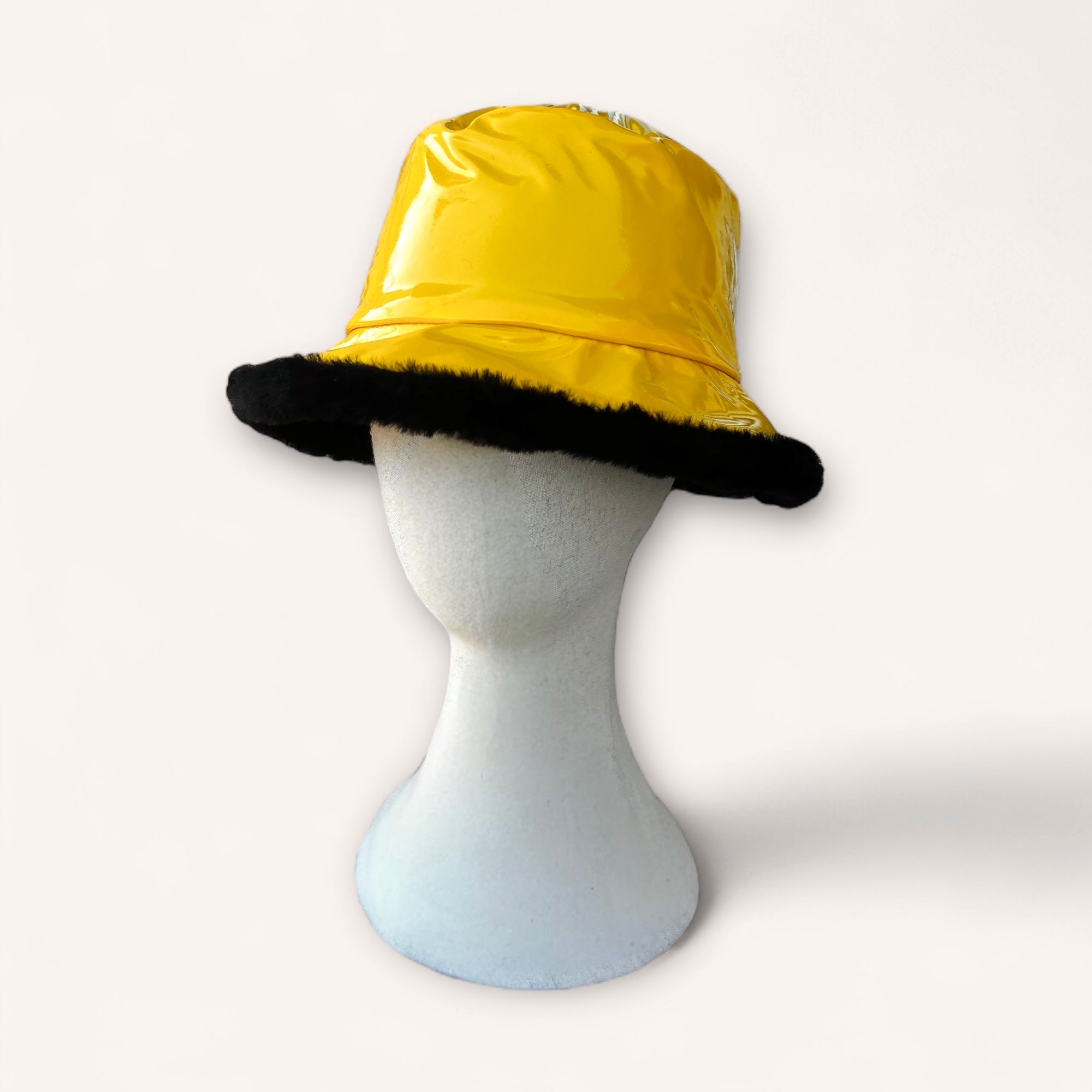 Cappello Donna Reversibile Eco Pelliccia-Vernice