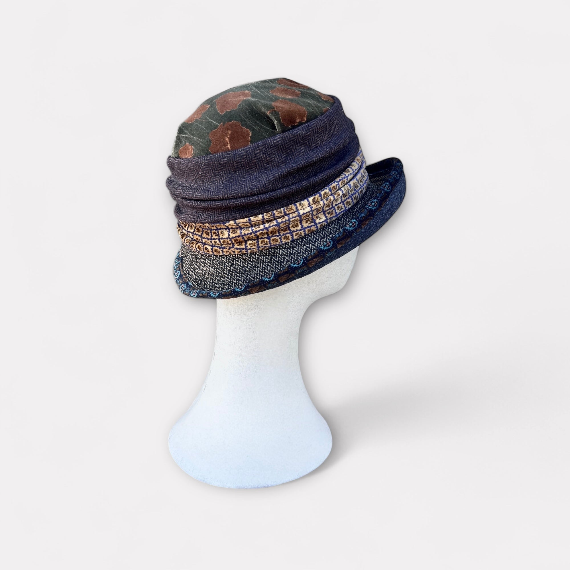 Cappello Donna Invernale In Tessuto Patchwork di Velluto E Lana Grevi