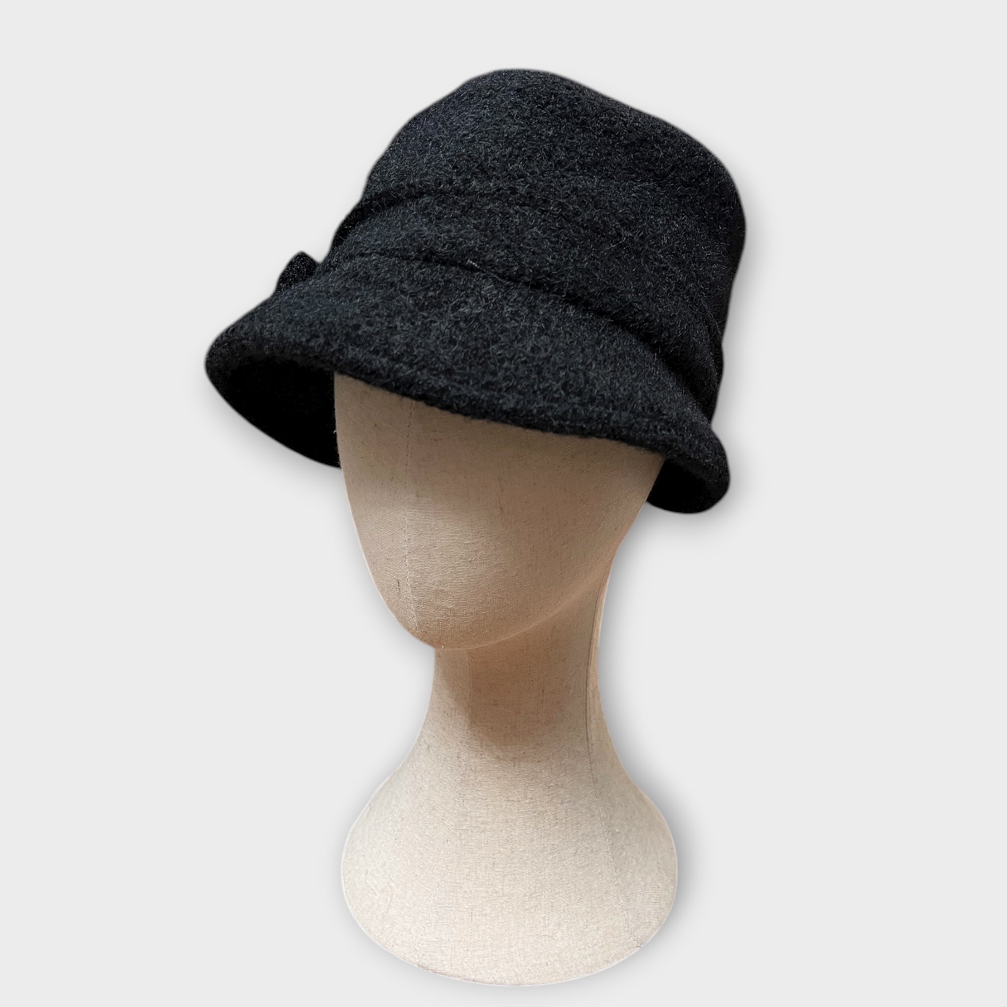 Cappello Bucket Donna In Maglia Con Fiocco Spilla