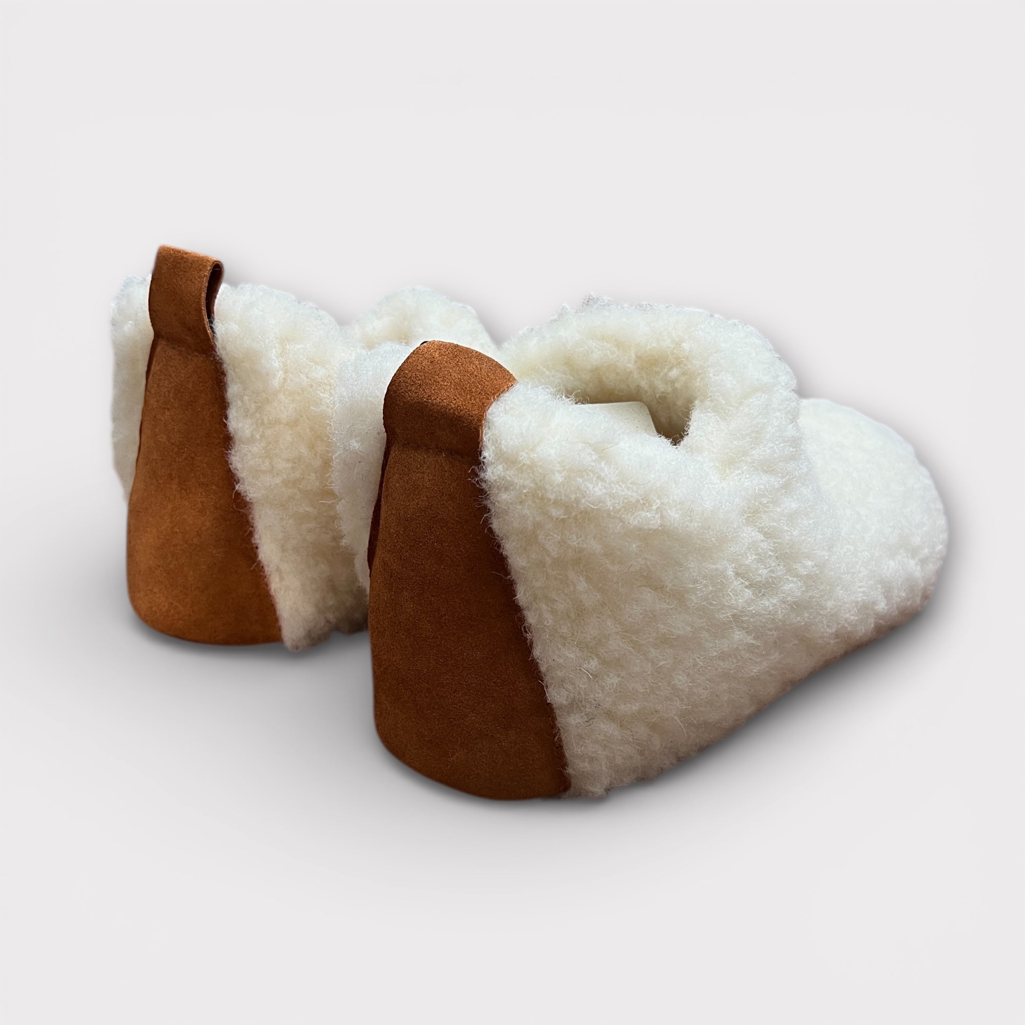 Slippers Chiuse In Pura Lana Con Suola In Suede