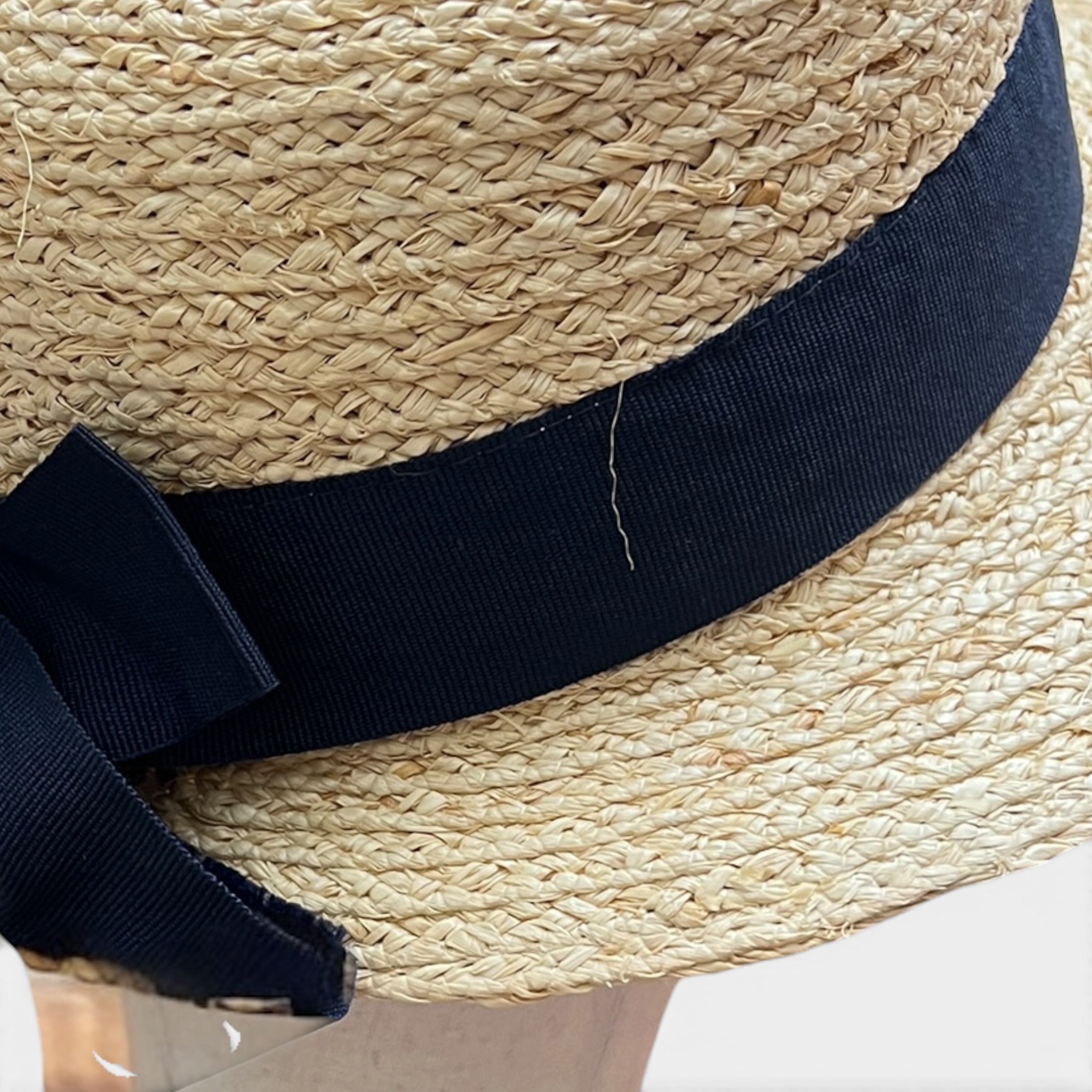 Cappello Estivo Da Donna Con Visiera Ampia In Paglia E Nastro Color - Cappelleria Bacca