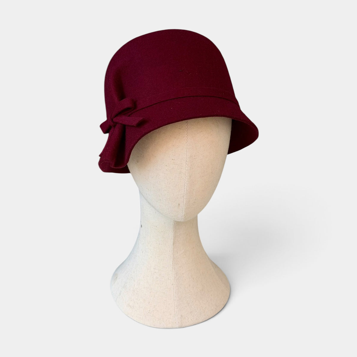Cappello Donna Cloche Tipo Anni '30 In Feltro di Pura Lana Idrorepellente