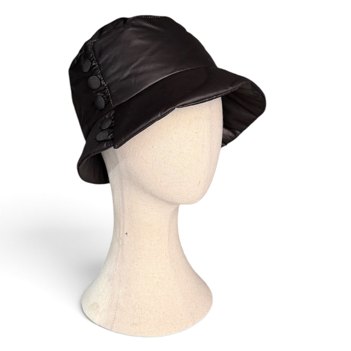 Cappello Bucket Donna Impermeabile Invernale Imbottito - Dettaglio Bottone