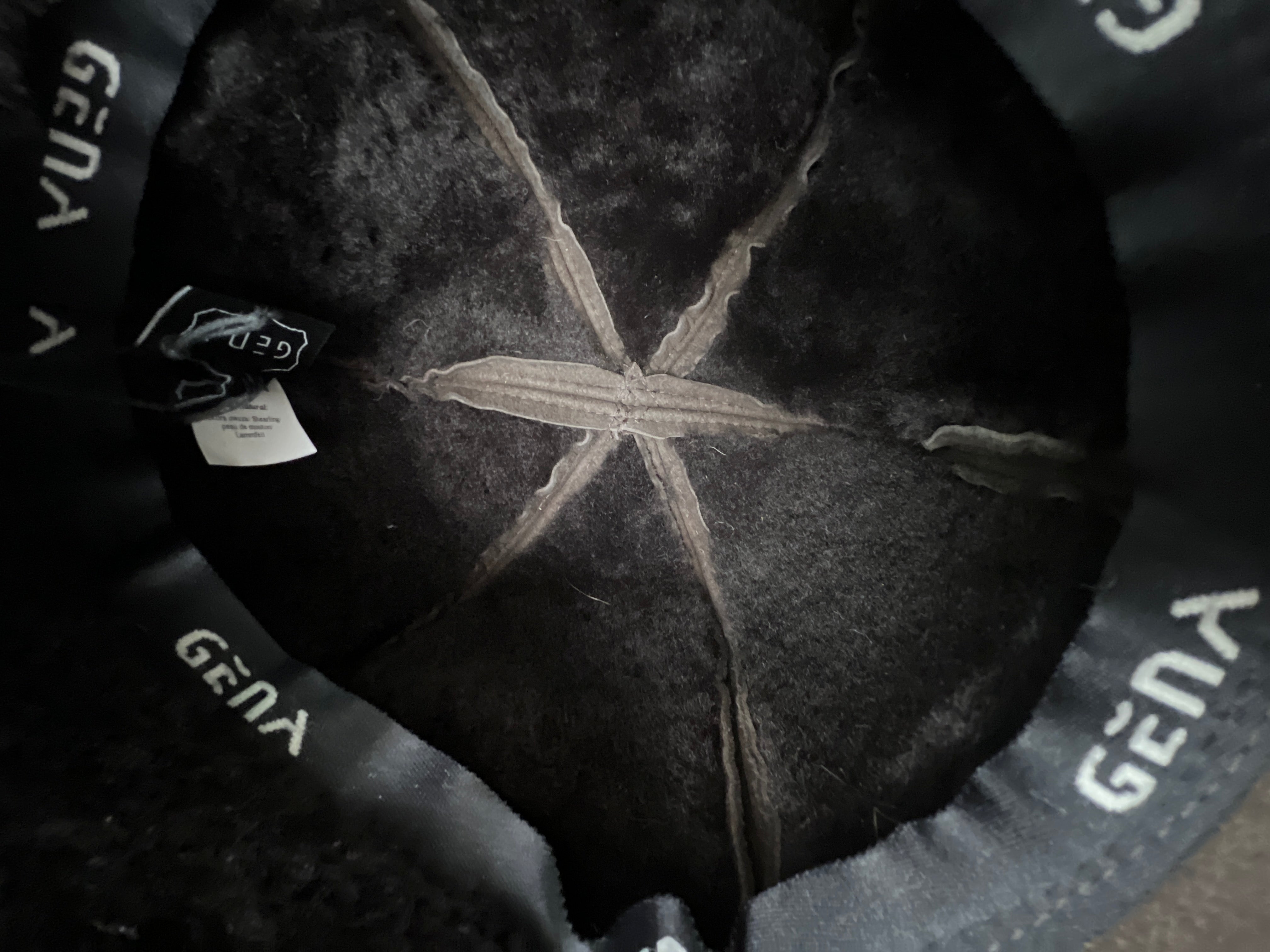 Berretto Con Visiera Con Para Orecchie In Pelle E Pelliccia Di Montone