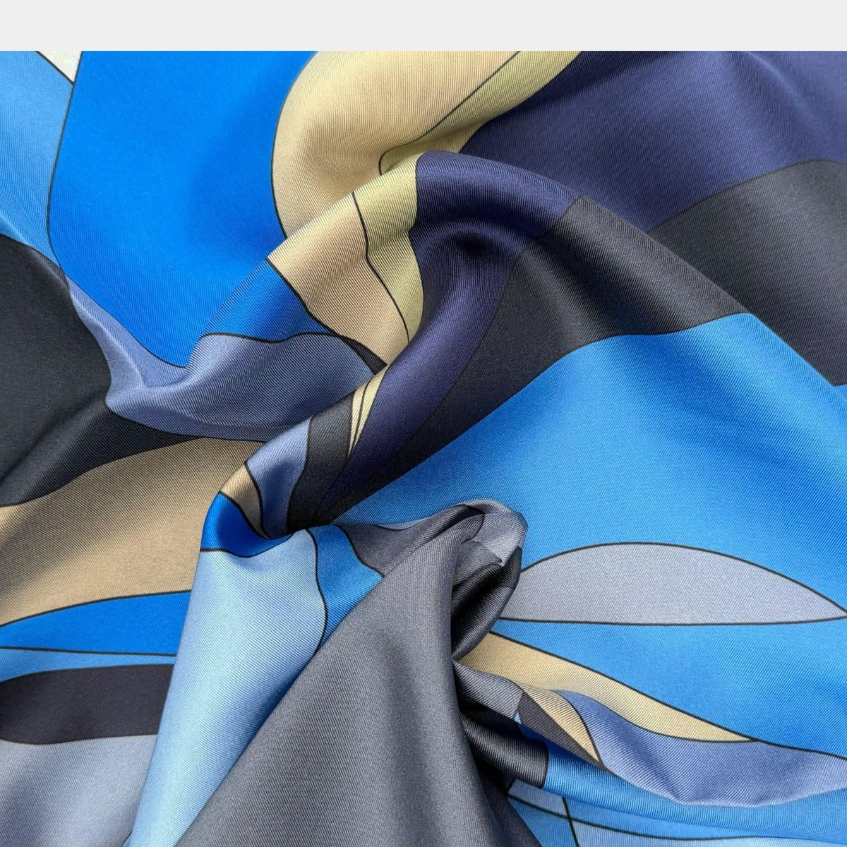 Foulard Laura Biagiotti in seta 90x90 cm, geometrico, variante azzurro