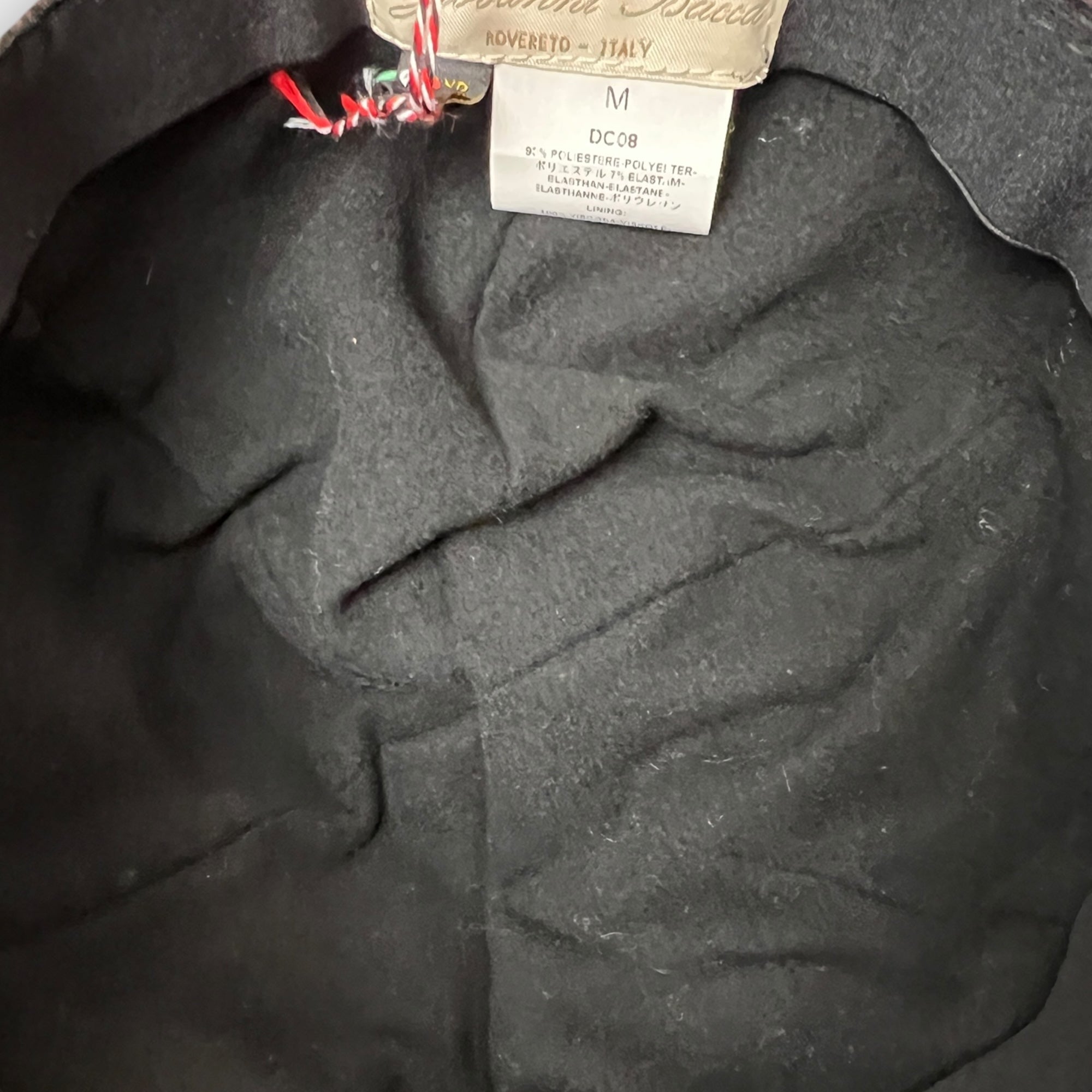 Fantino Invernale In Vernice Impermeabile Con Visiera Piccola