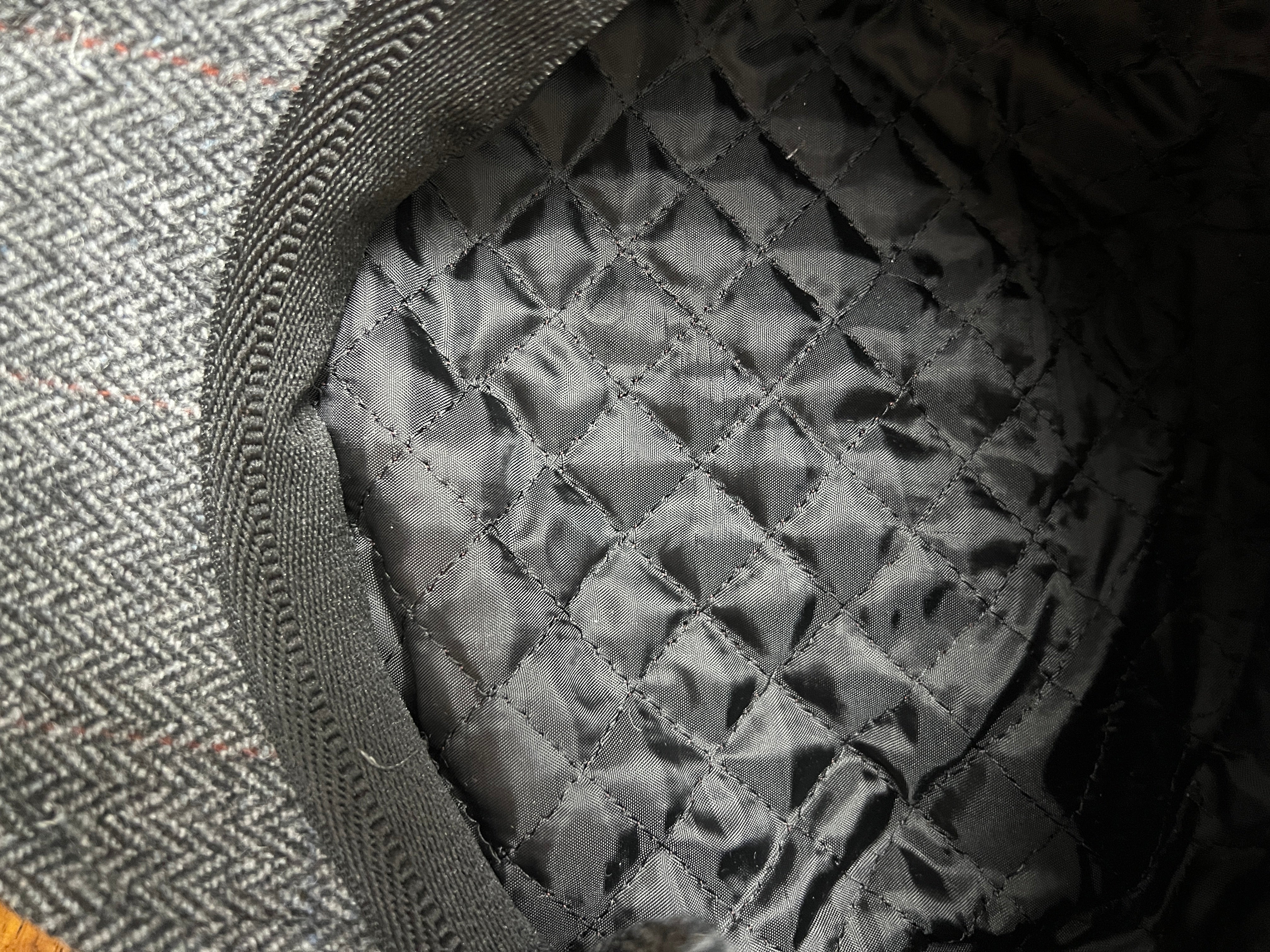 Coppola in Lana Con Paraorecchie Grigio Spinato