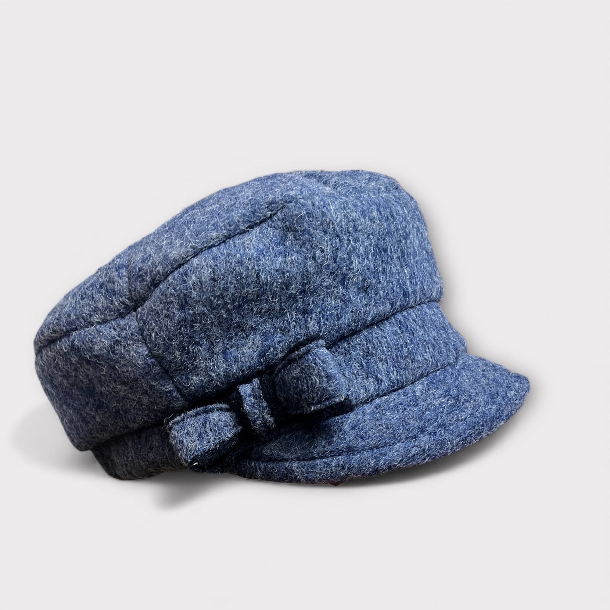 Cappello Donna In Lana Con Visiera e Fiocco