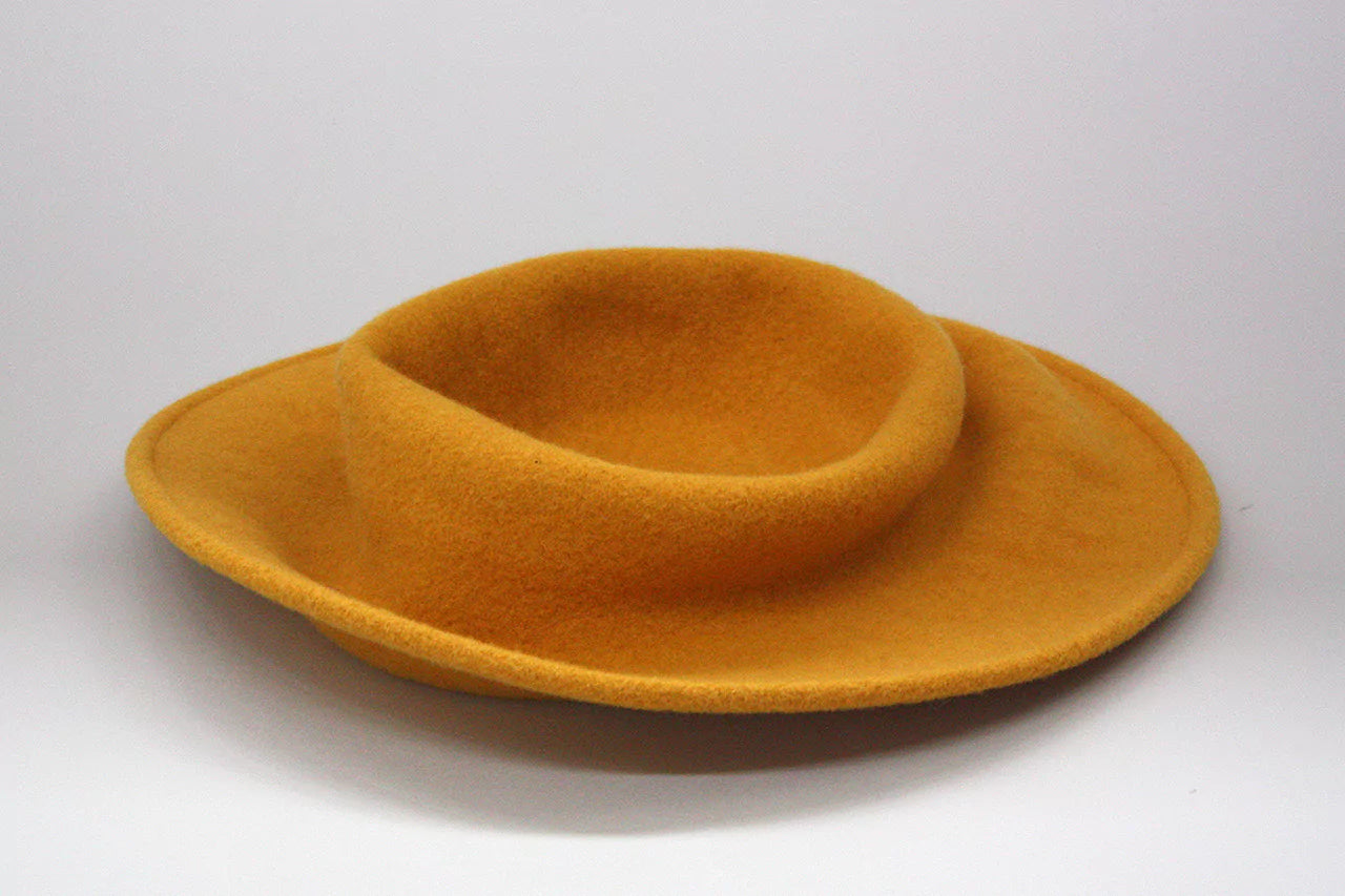 Cappello In Panno Di Pura Lana Pieghevole Con Ala Kopka