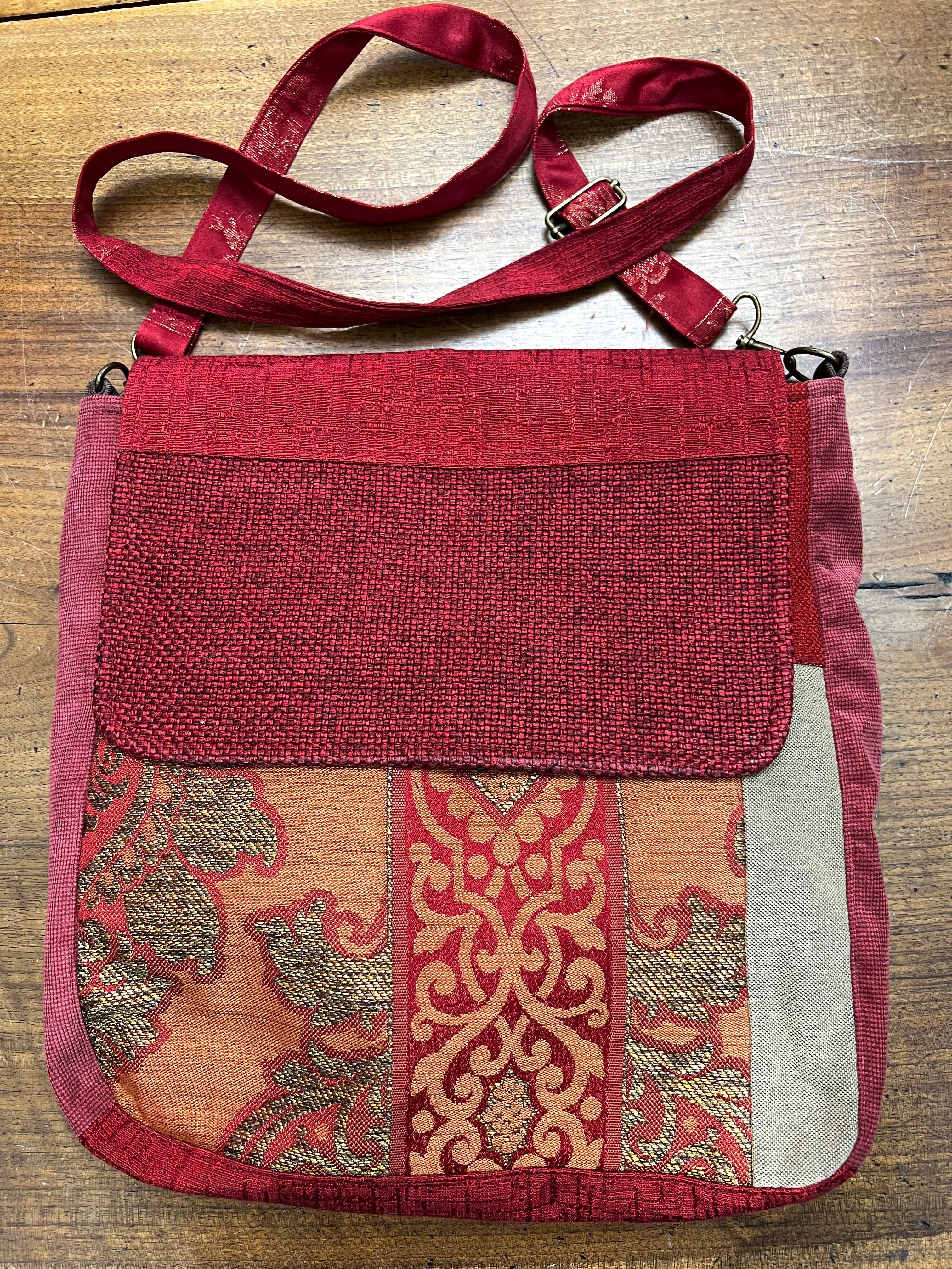 Borsa Patchwork Rossa In Tessuto Damascato