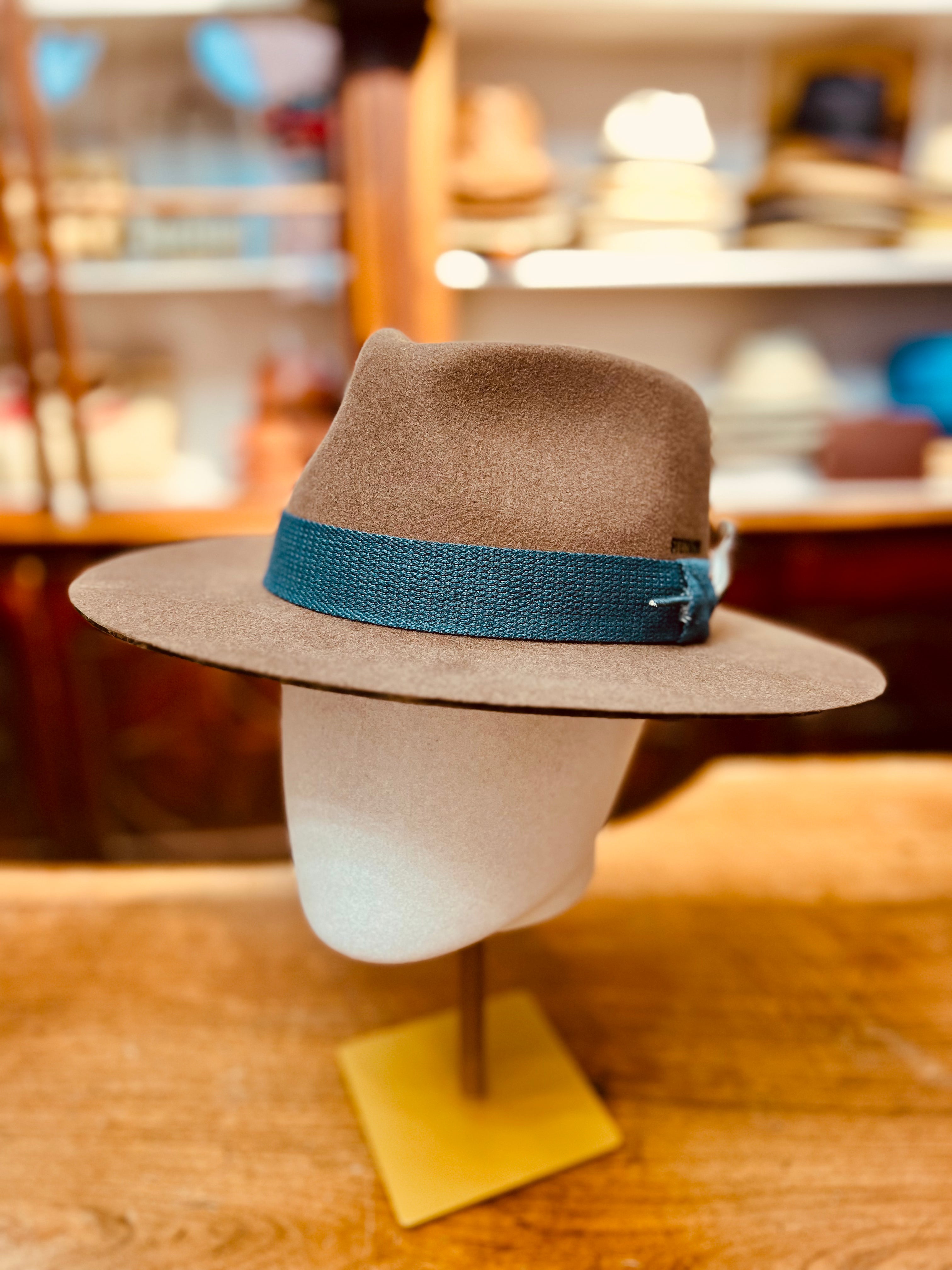 Cappello Stetson Western Cowboy In Feltro a Falda Dritta Marrone