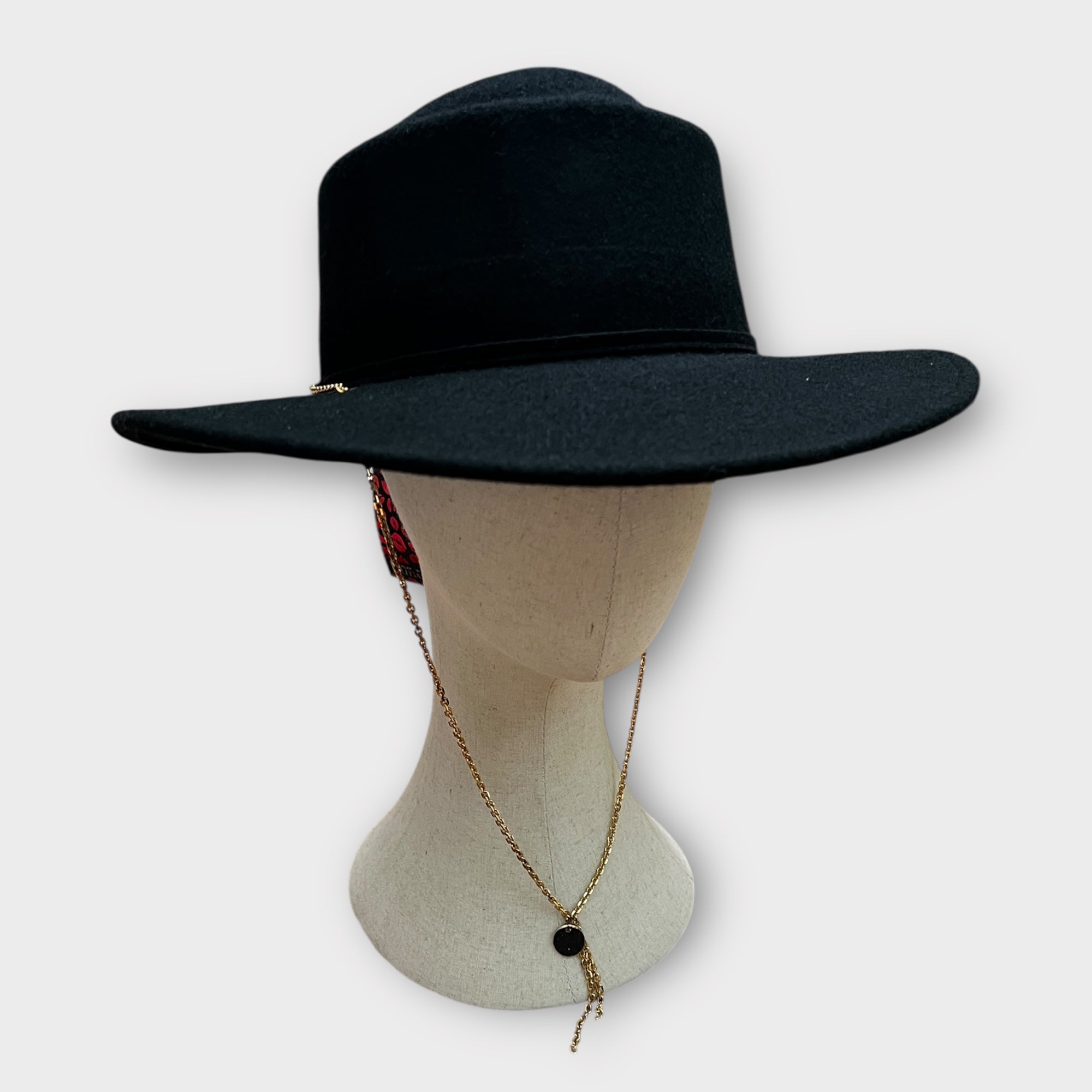 Cappello A Tesa Larga Donna Nero Con Catenella