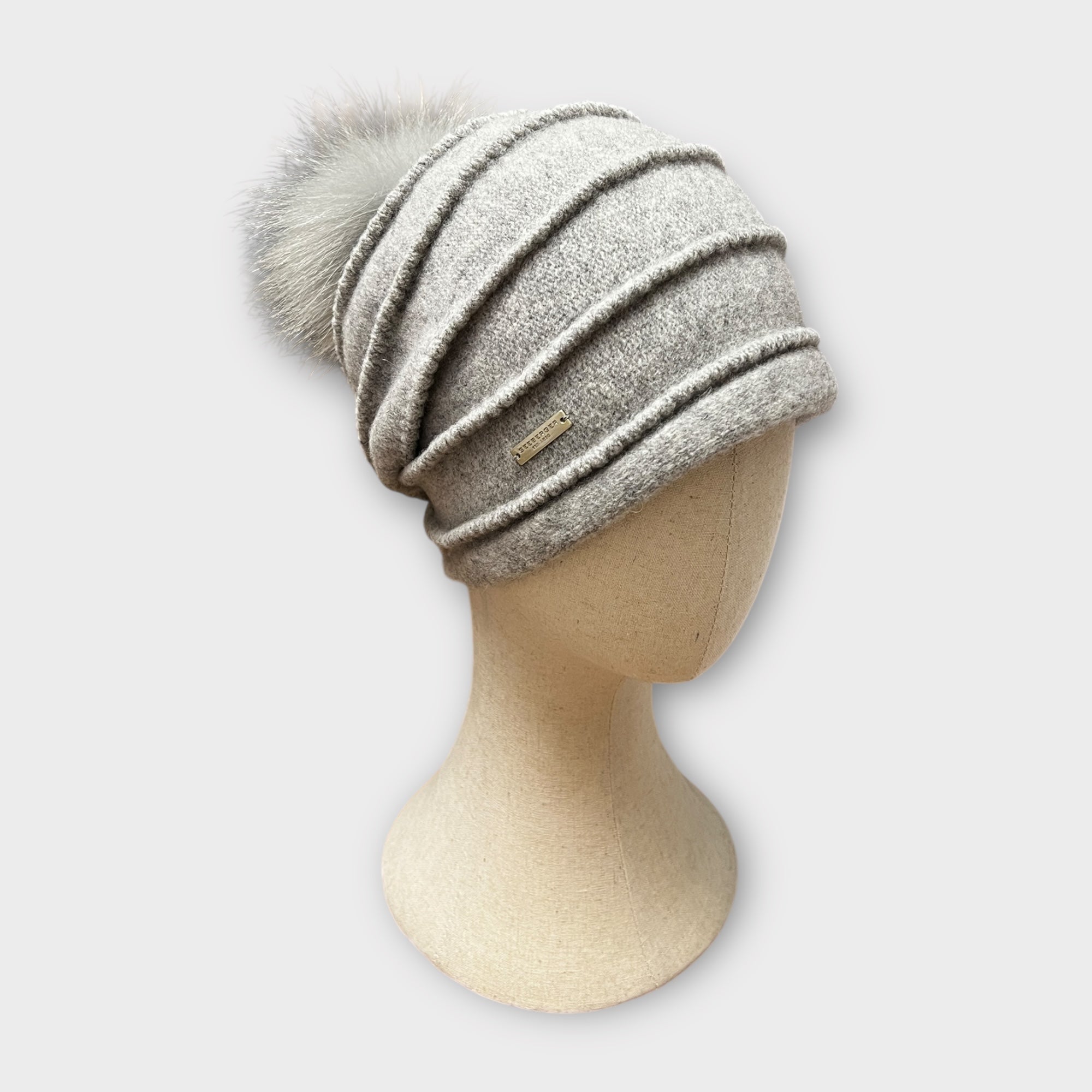 Berretto Donna In Lana Cotta Con Pompon In Pelliccia