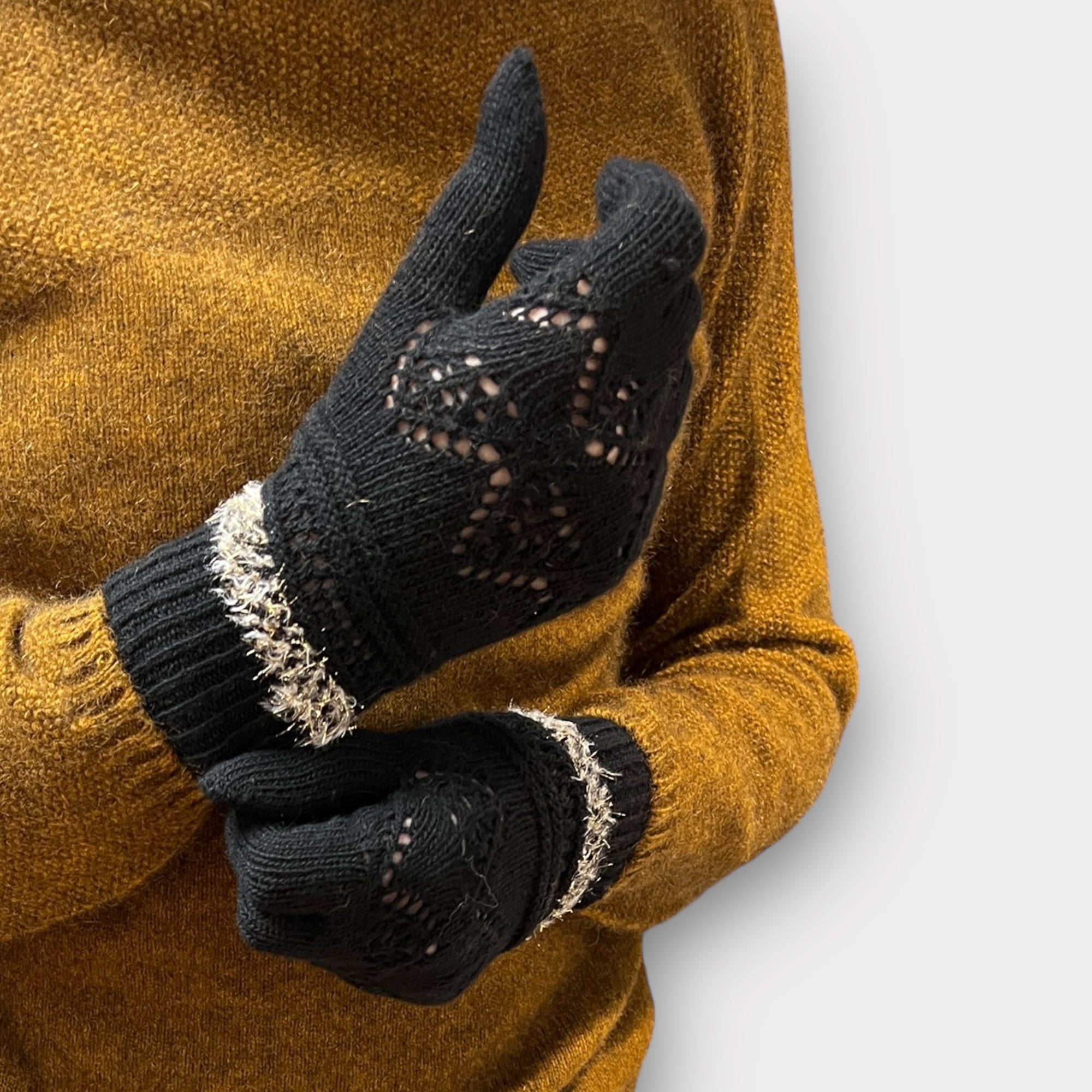 Guanto In Maglia Lavorata Di Lana E Lurex