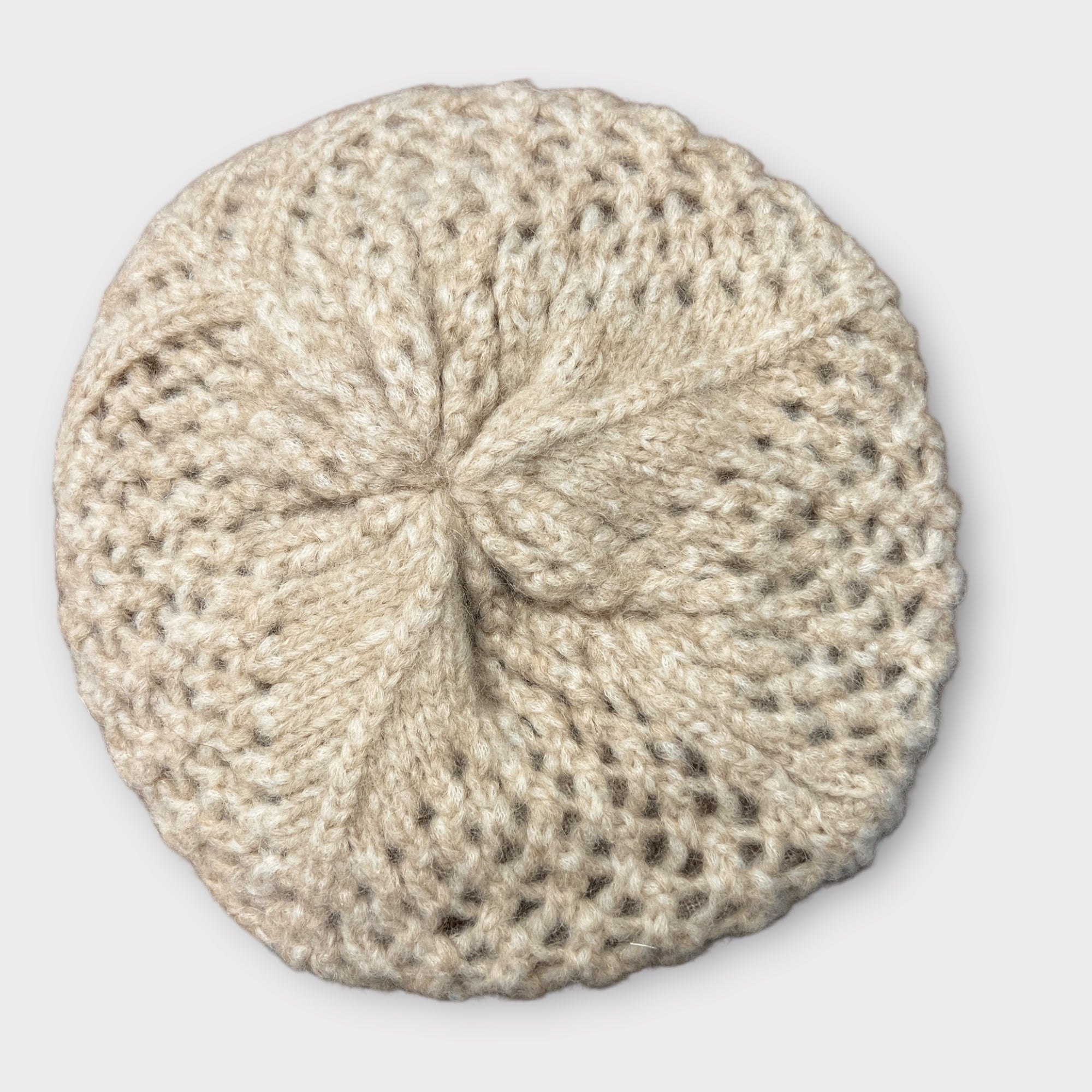 Basco In Maglia Di Baby Alpaca Con Pon Pon Estraibile