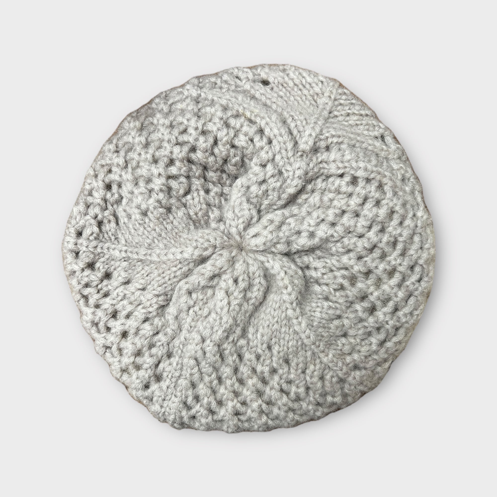 Basco In Maglia Di Baby Alpaca Con Pon Pon Estraibile