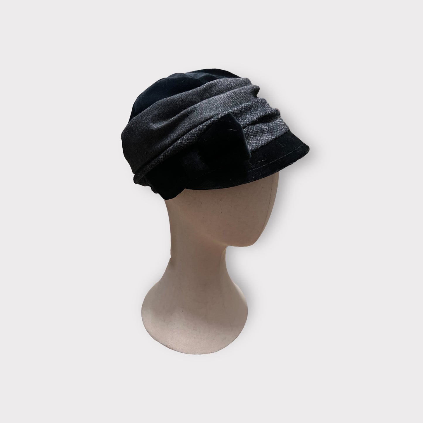 Cappello invernale Donna con visiera piccola