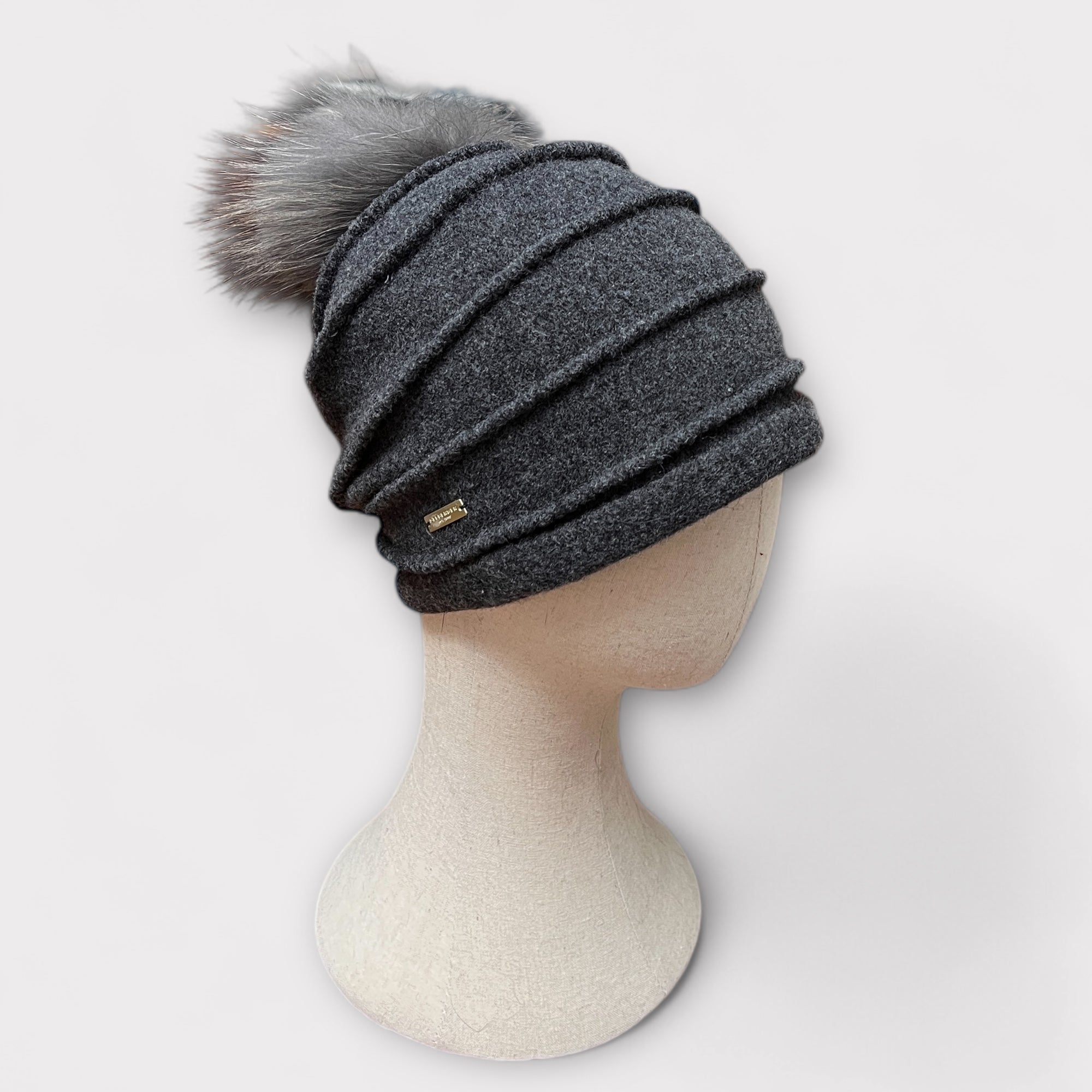 Berretto Donna In Lana Cotta Con Pompon In Pelliccia