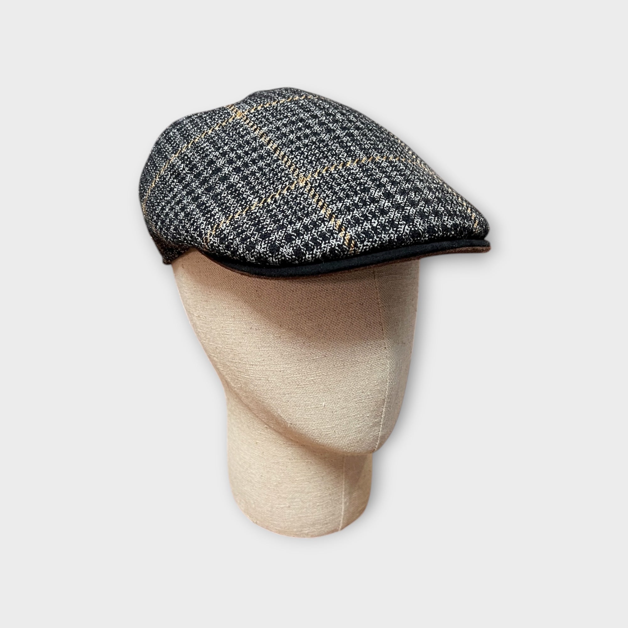 Coppola Uomo In Pura Lana Principe di Galles Nero e Beige