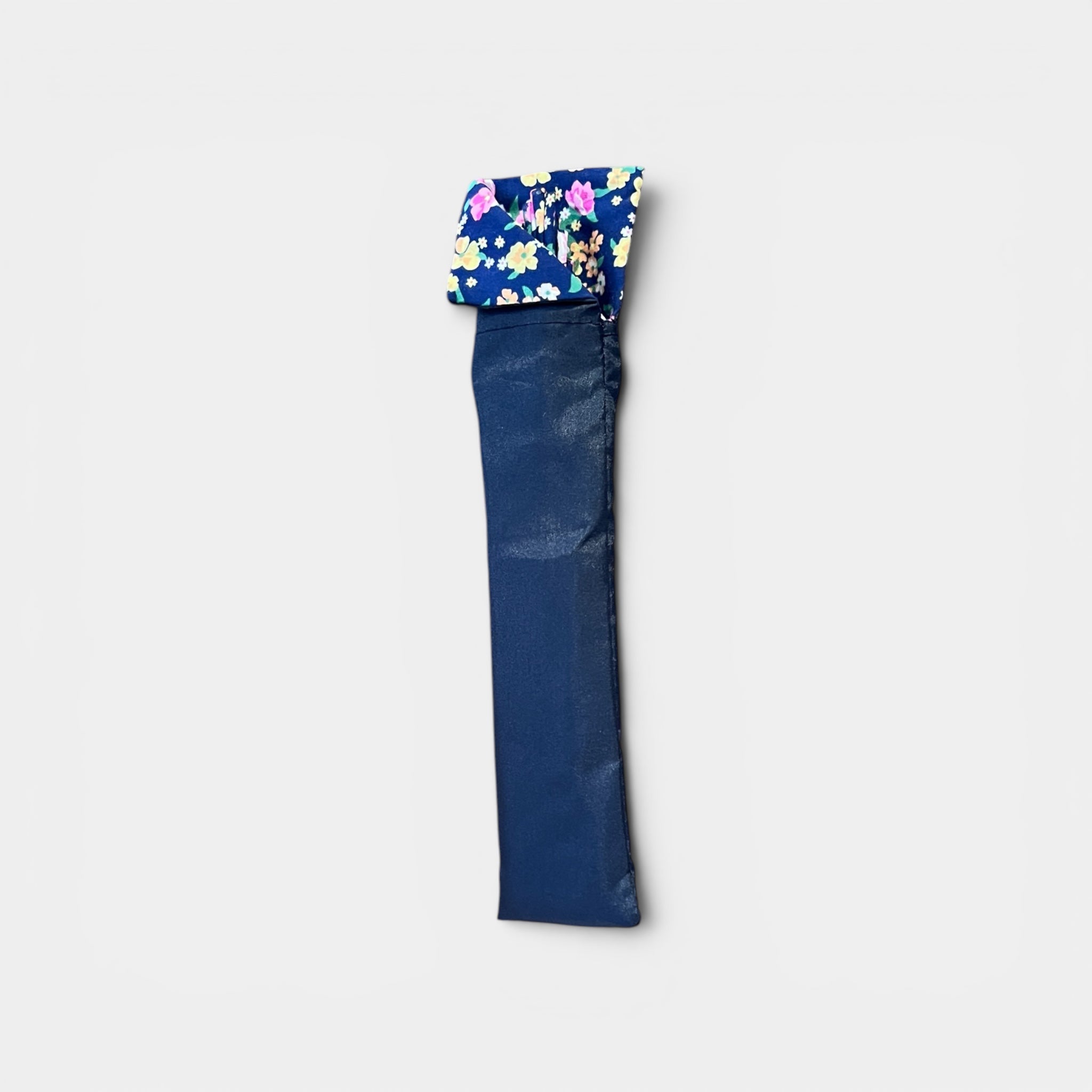 Ventaglio Ovale In Seta Batik e Legno Diam. 26 cm