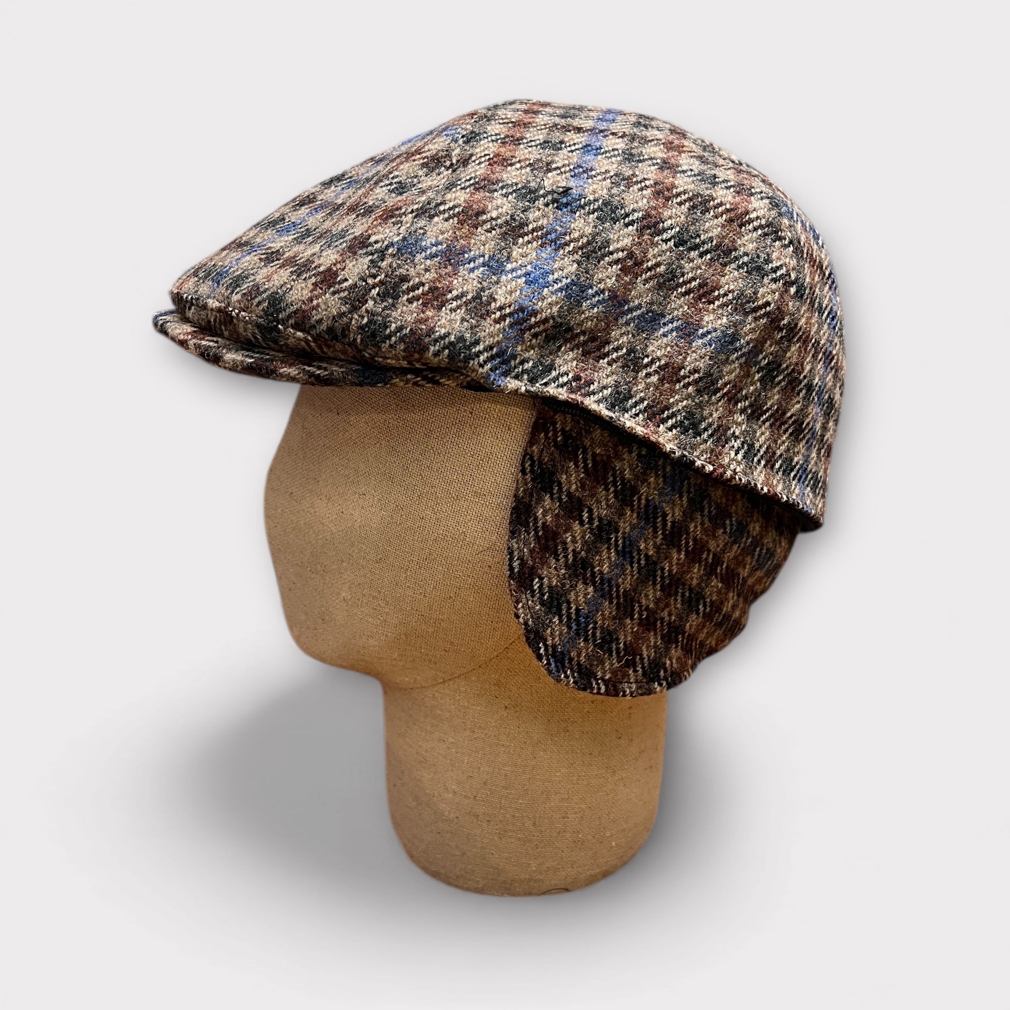 Coppola In Pura Lana 6 Spicchi Con Paraorecchie