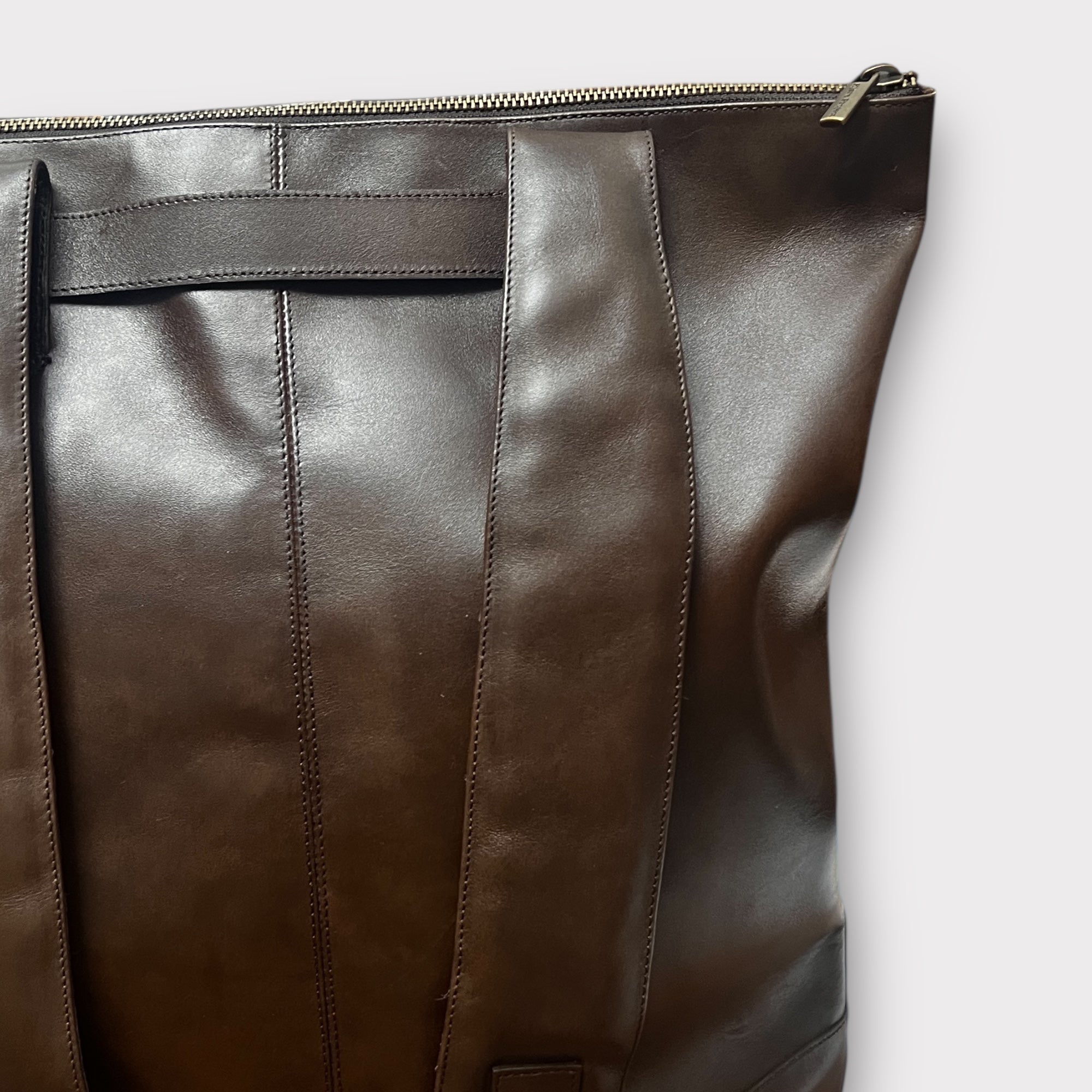 Zaino In Pelle Di Capra Nero – Artigianale, Leggero, Moderno