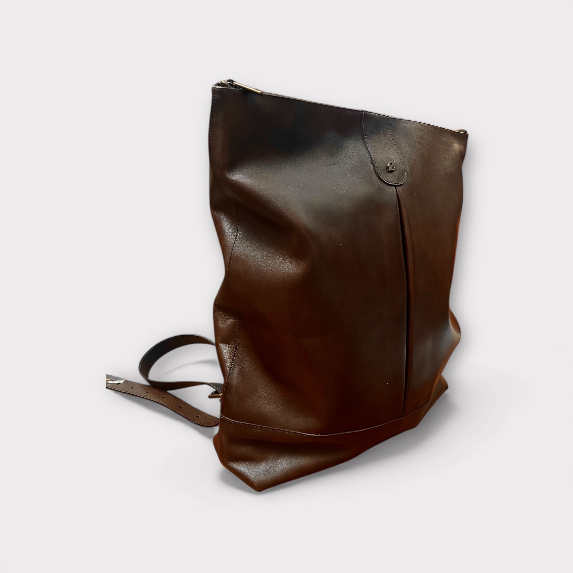 Zaino In Pelle Di Capra Nero – Artigianale, Leggero, Moderno