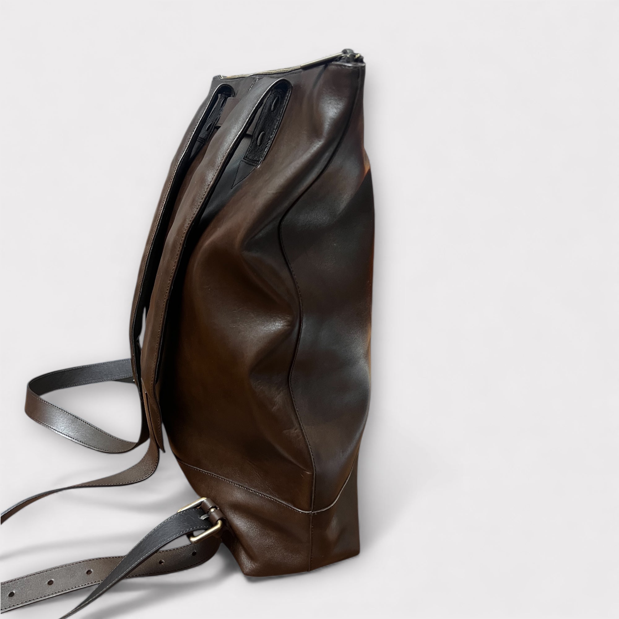 Zaino In Pelle Di Capra Nero – Artigianale, Leggero, Moderno