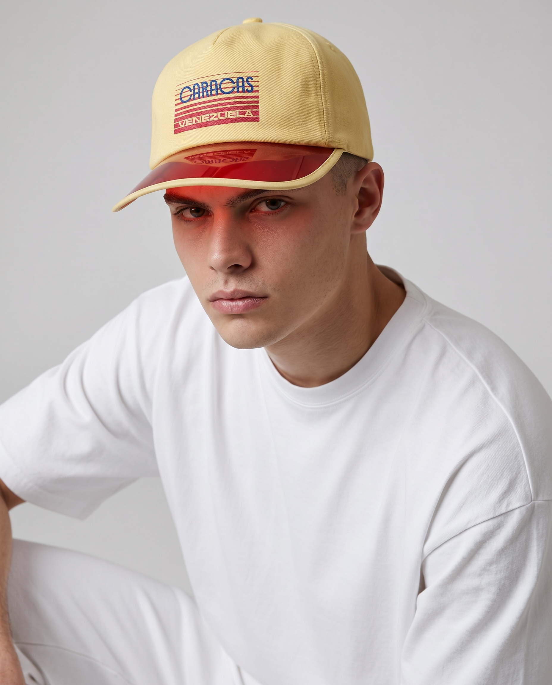 Cappellino Baseball "Caracas Venezuela" Con Visiera Trasparente Rossa In Cotone Regolabile - Visit
