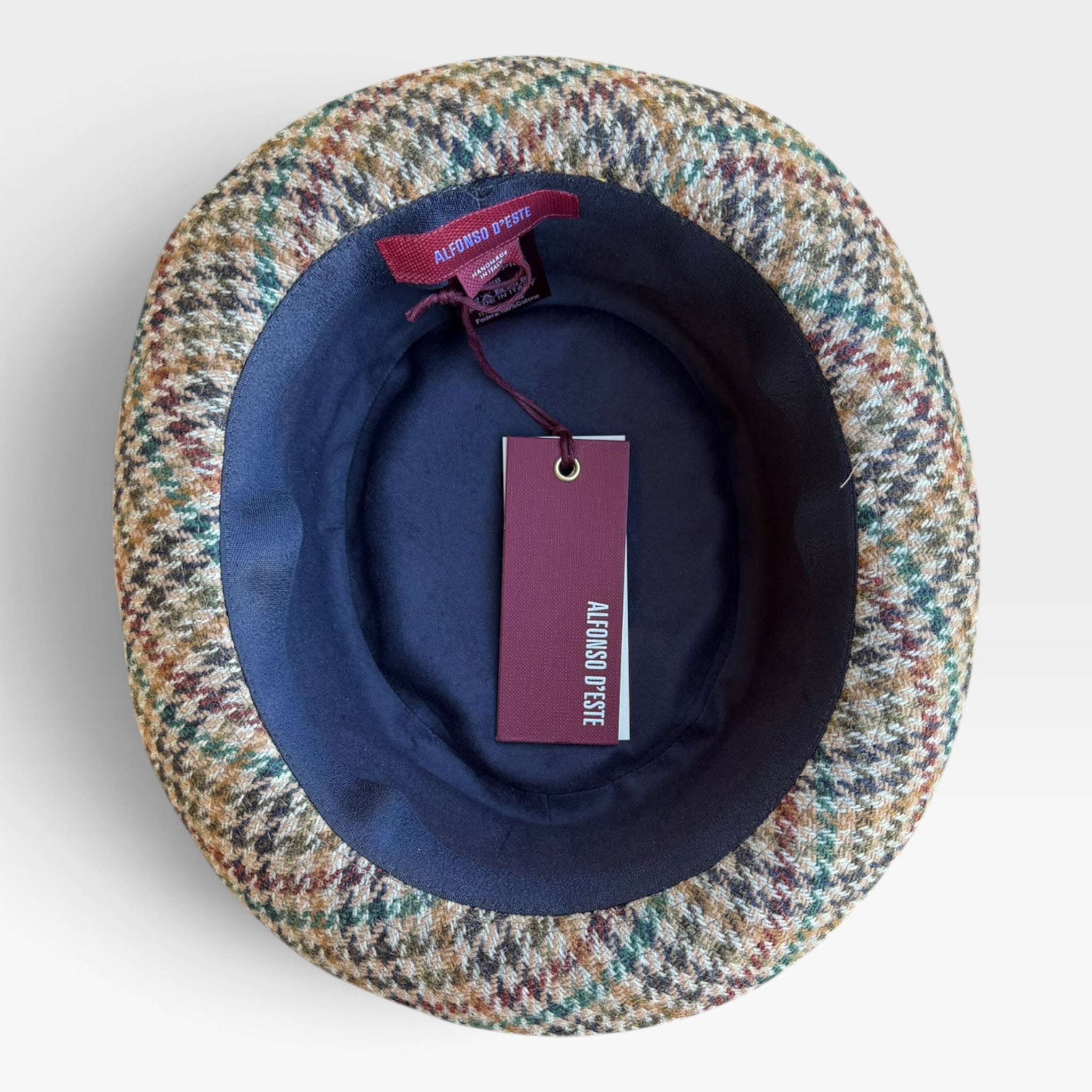 Interno cappello Pork Pie Alfonso D'Este con fodera blu e etichetta