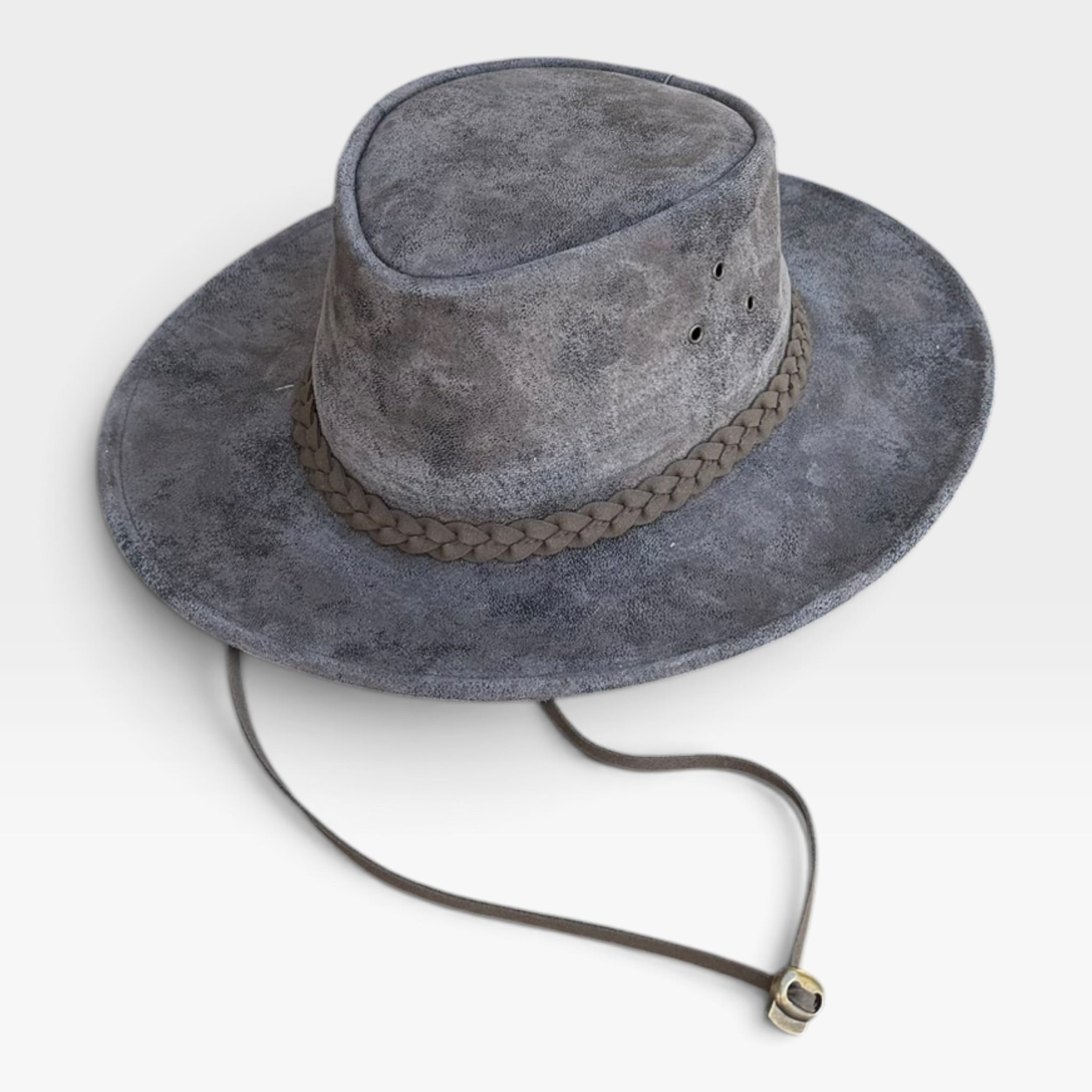 Vista dall'alto del cappello western grigio con banda intrecciata