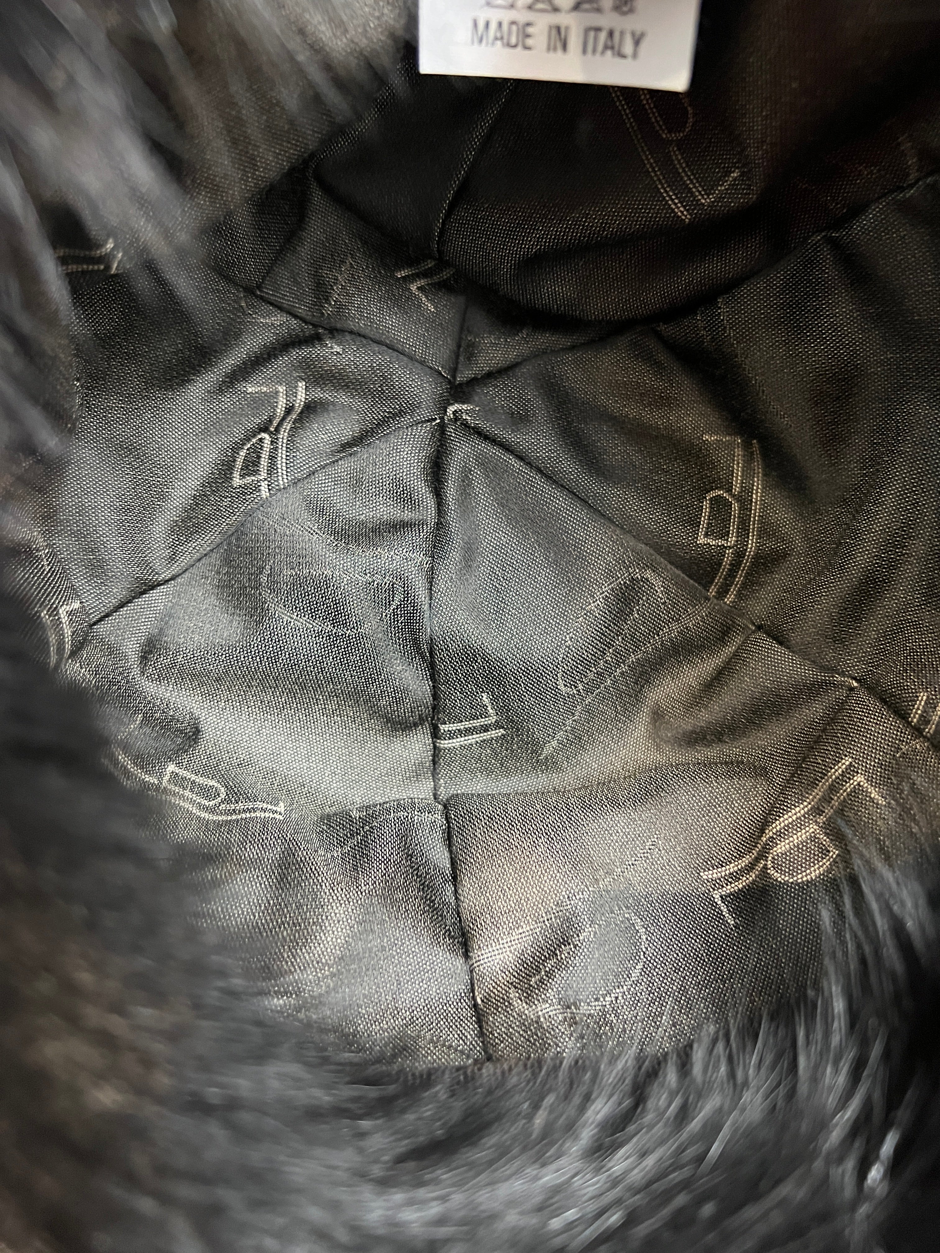 Colbacco Da Donna Nero in pelliccia di Volpe e Pelle