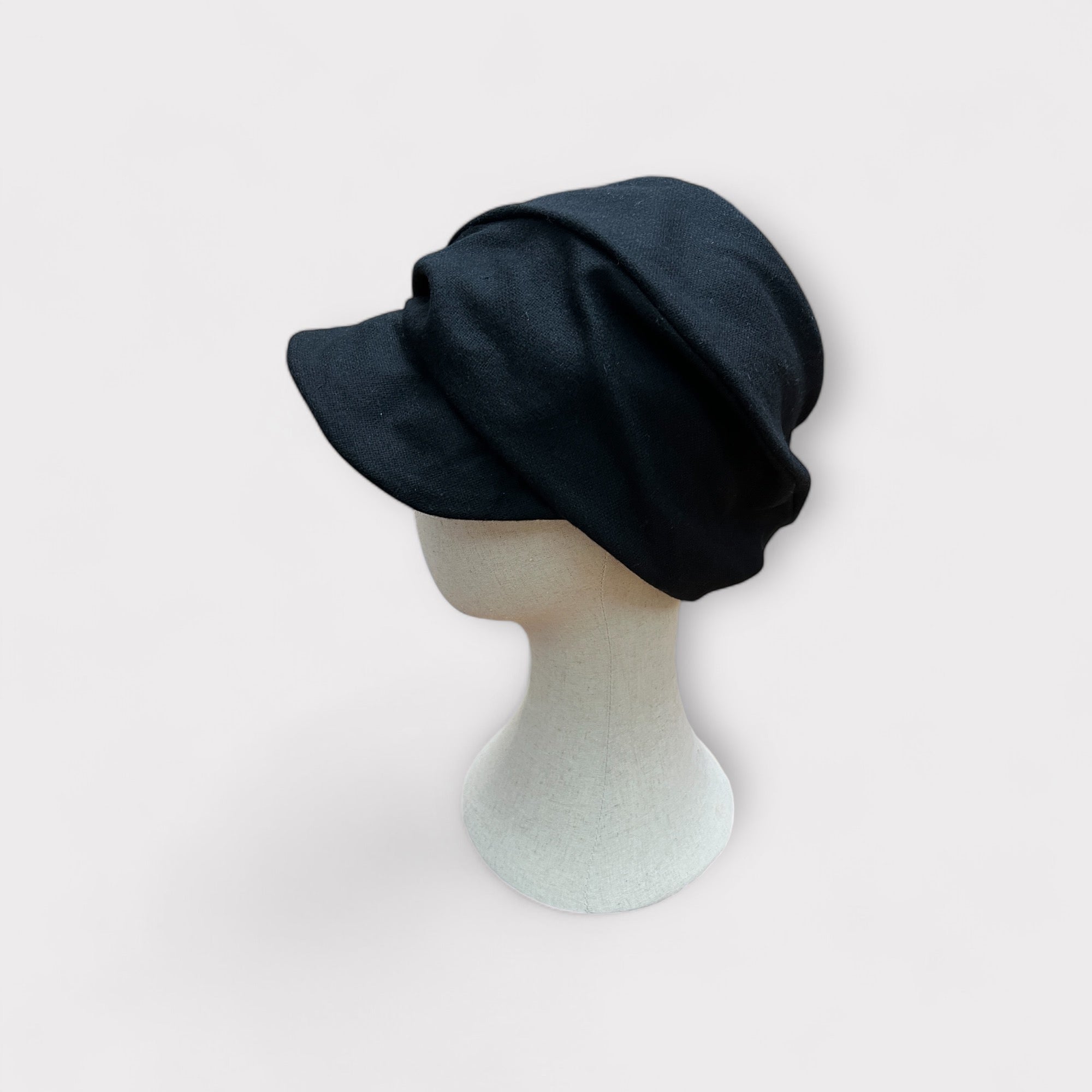 Cappello Donna In Lana Con Visiera Nero CA4LA