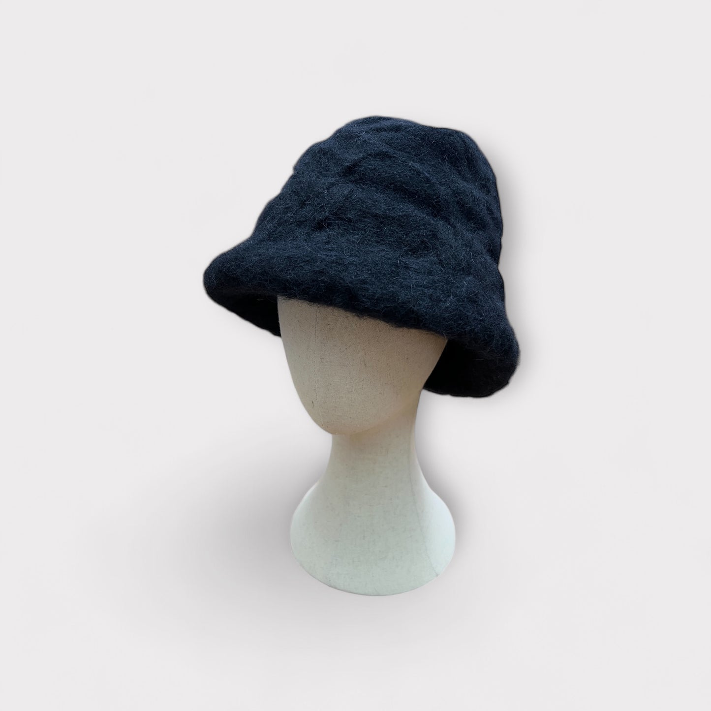 Cappello Cloche Donna Chuncky Nero CA4LA