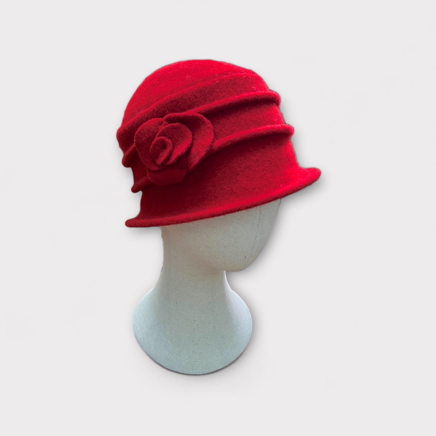 Cappello da donna cloche in lana cotta