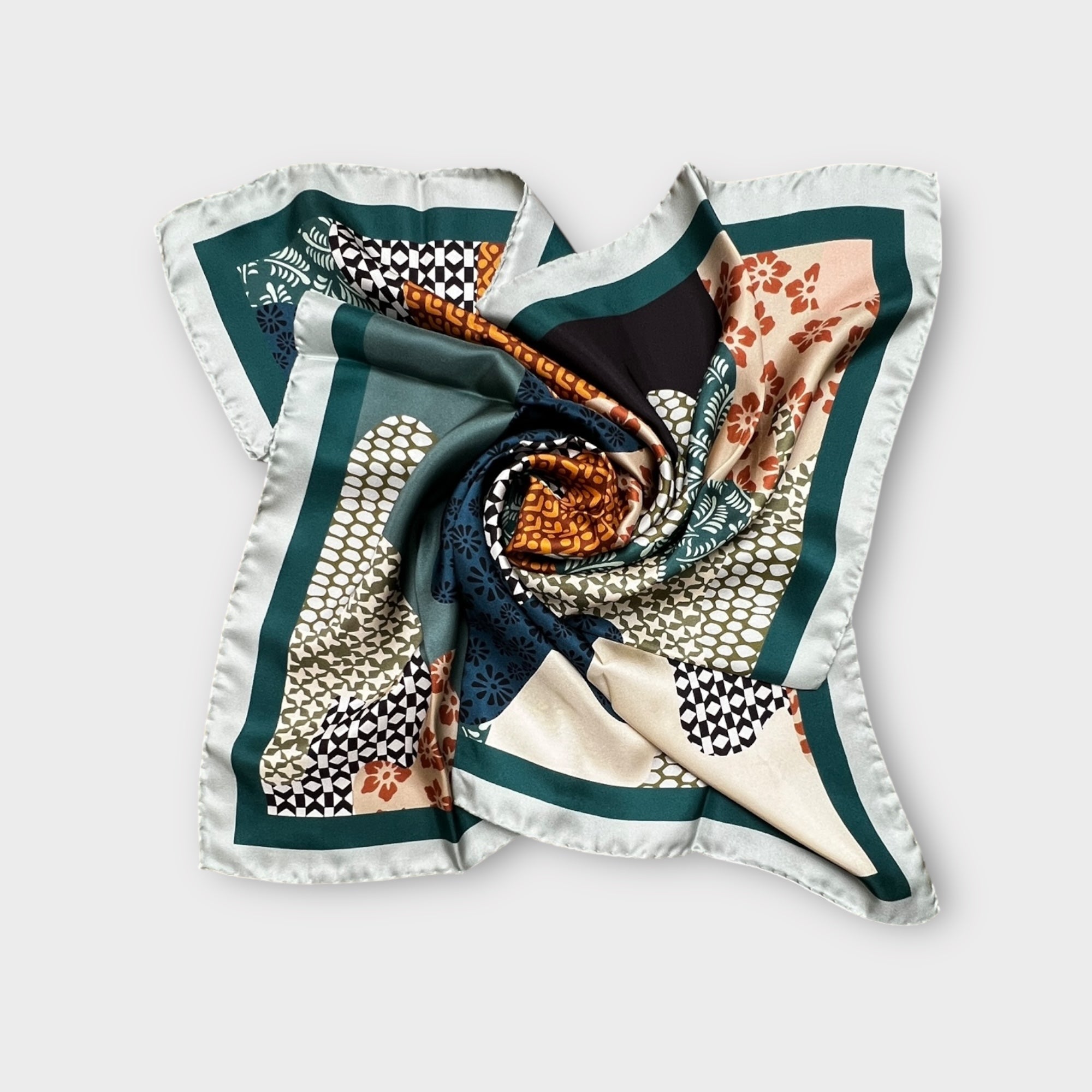 Foulard Donna Quadrato In Raso Di Pura Seta 70x70 cm