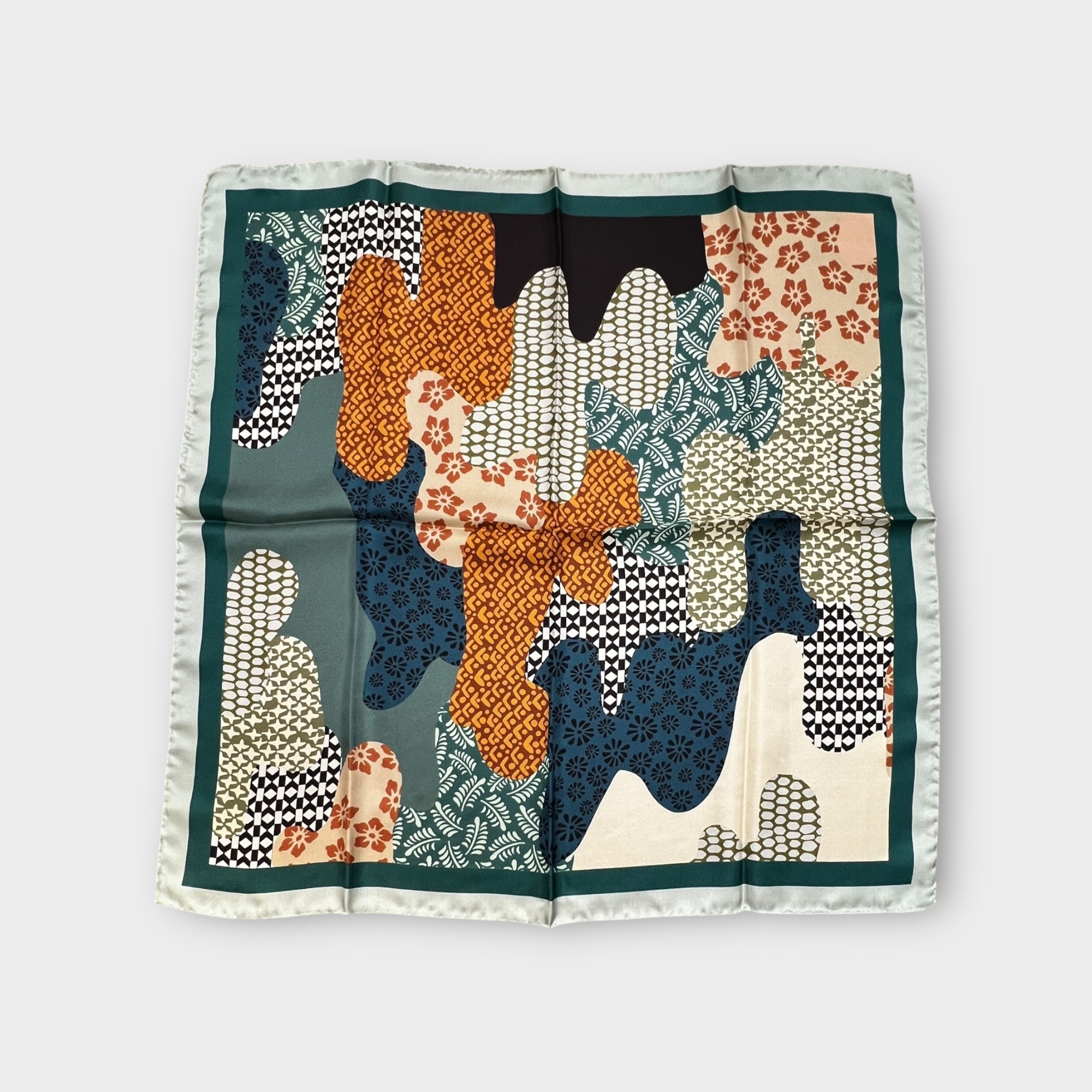 Foulard Donna Quadrato In Raso Di Pura Seta 70x70 cm