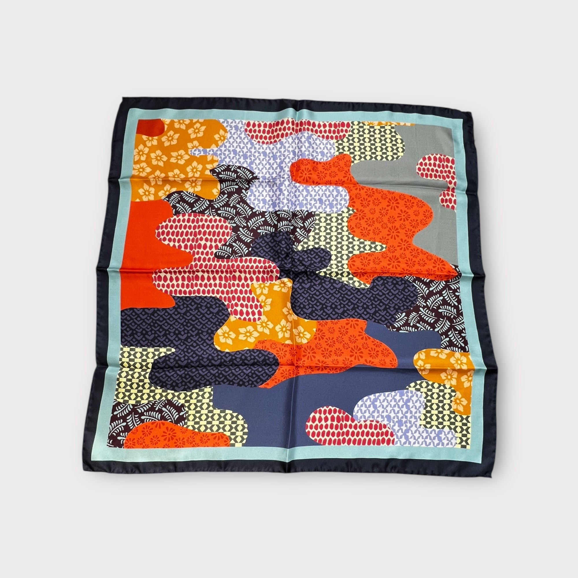 Foulard Donna Quadrato In Raso Di Pura Seta 70x70 cm