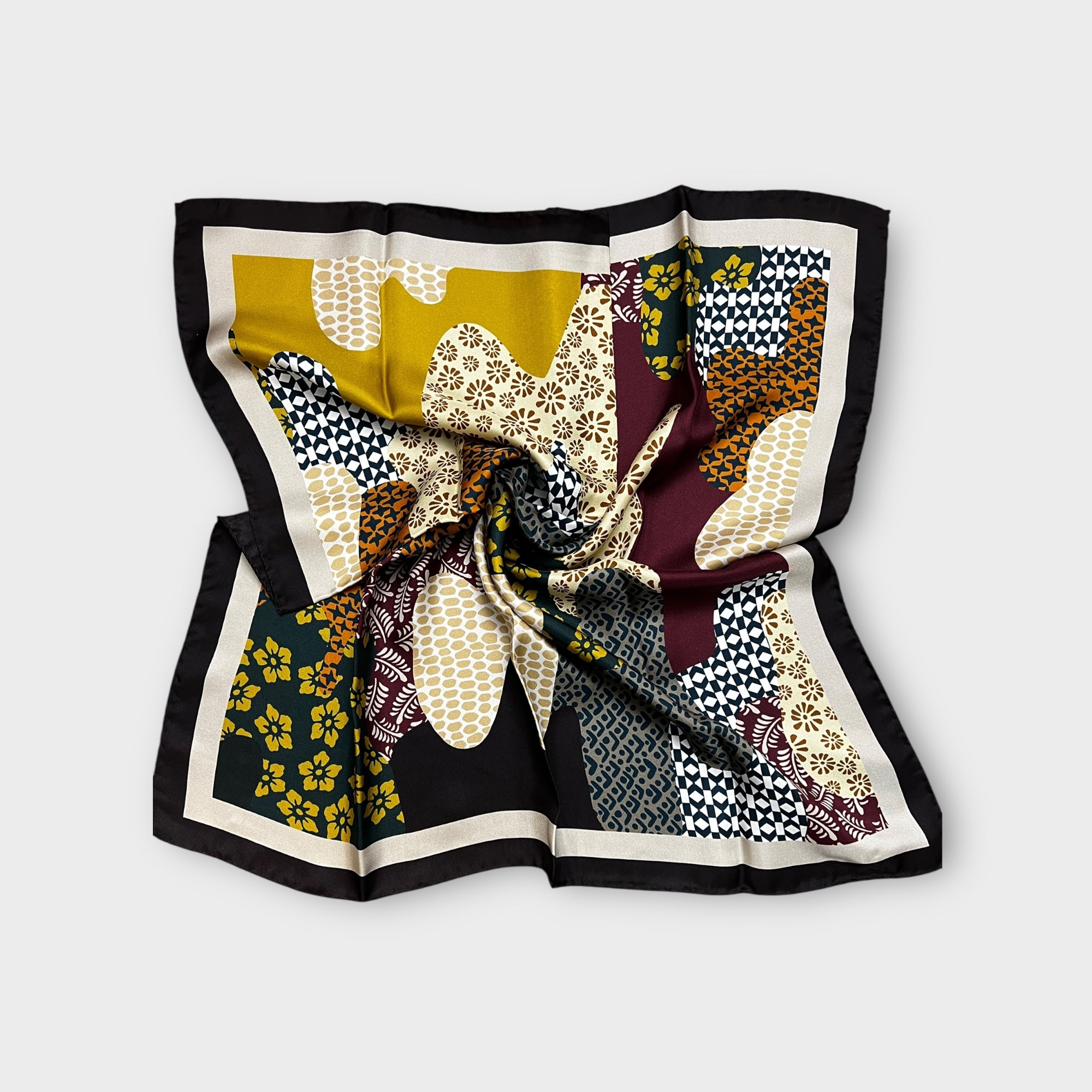 Foulard Donna Quadrato In Raso Di Pura Seta 70x70 cm