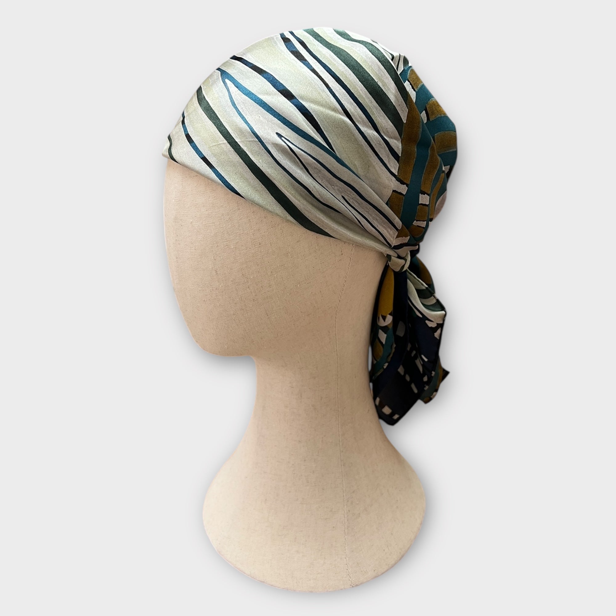 Foulard Donna Quadrato In Raso Di Pura Seta 70x70 cm