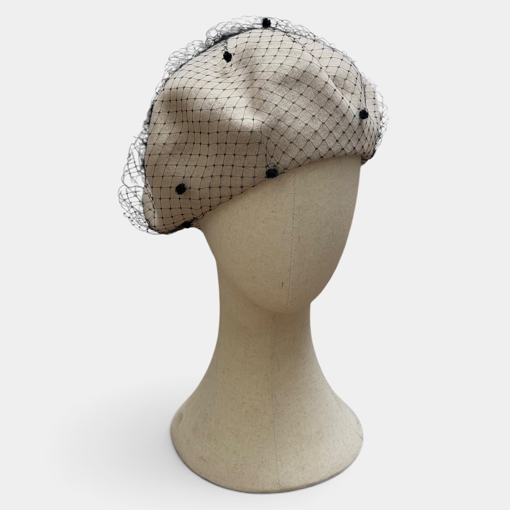 Basco Invernale Donna In Panno Di Pura Lana Con Veletta - Made In Italy