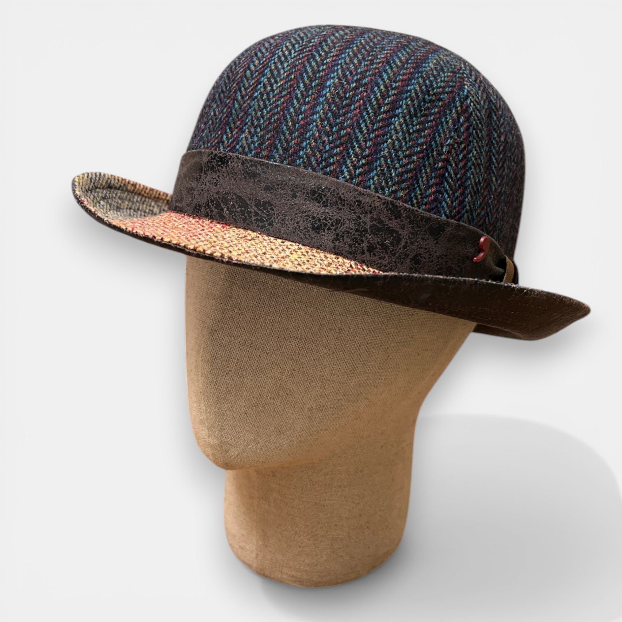 Bombetta in Tweed di Lana Con Dettagli in Pelle Alfonso D'Este