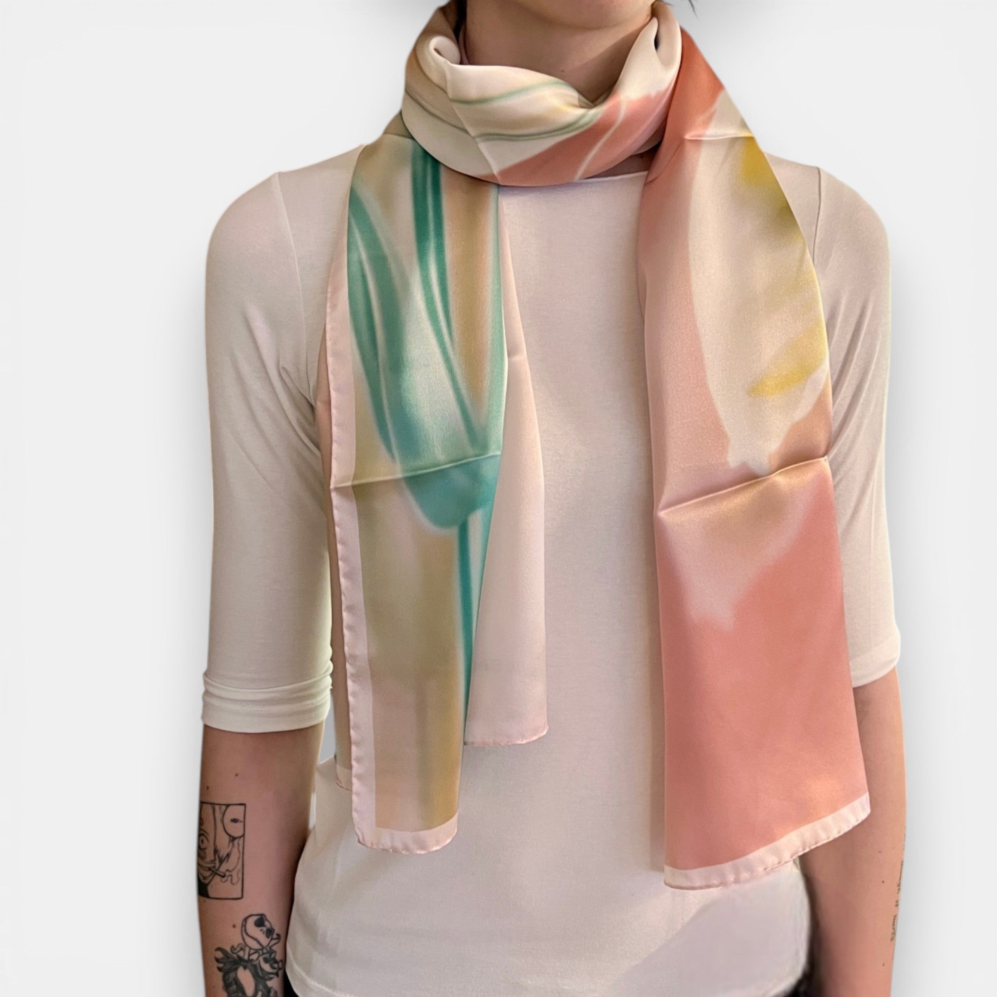 Sciarpa in Raso di Pura Seta Motivo Fiori Sfumati 45x160 cm