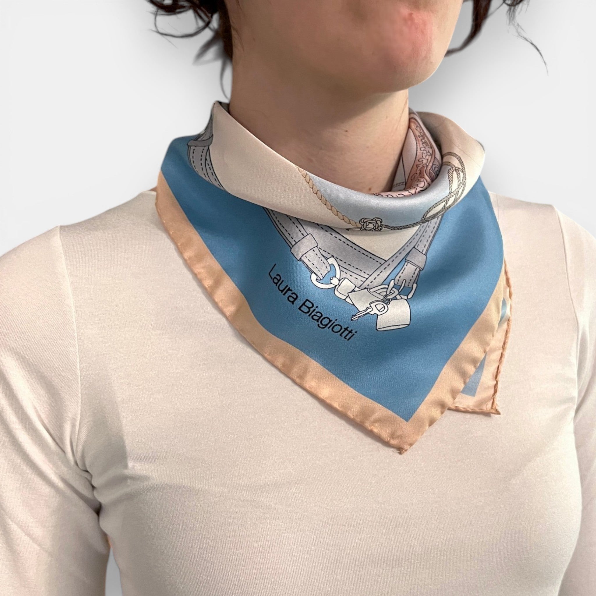 Foulard in Twill di Pura Seta Motivo Ippico 70x70 cm - Cappelleria Bacca