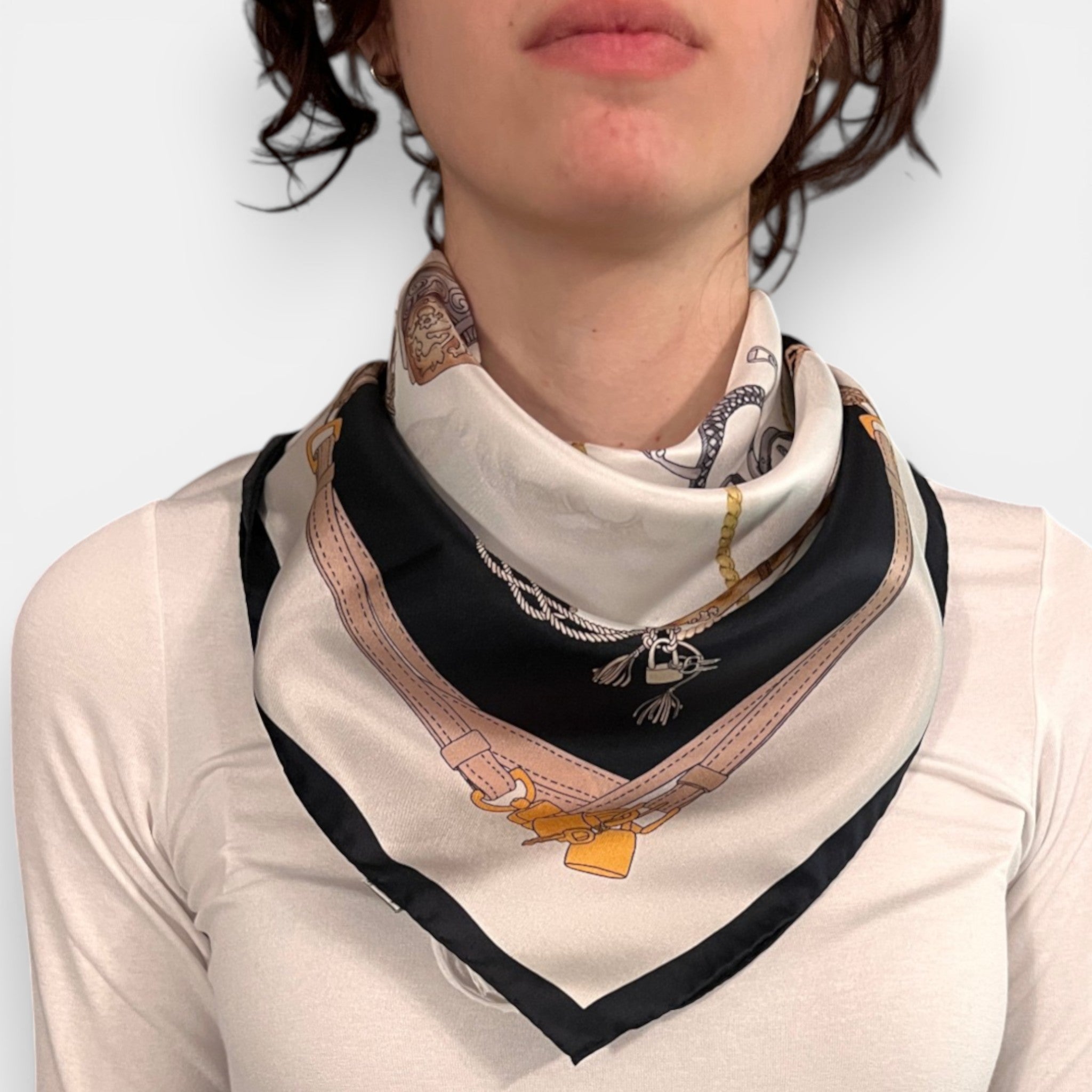 Foulard in Twill di Pura Seta Motivo Ippico 70x70 cm - Cappelleria Bacca