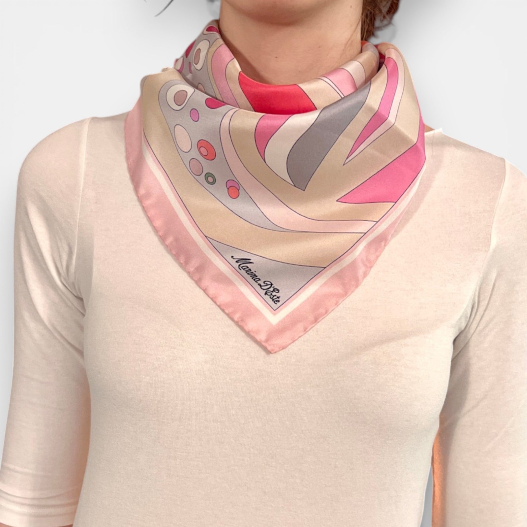 Foulard in Twill di Pura Seta Motivo Fantasia Astratta 70x70 cm