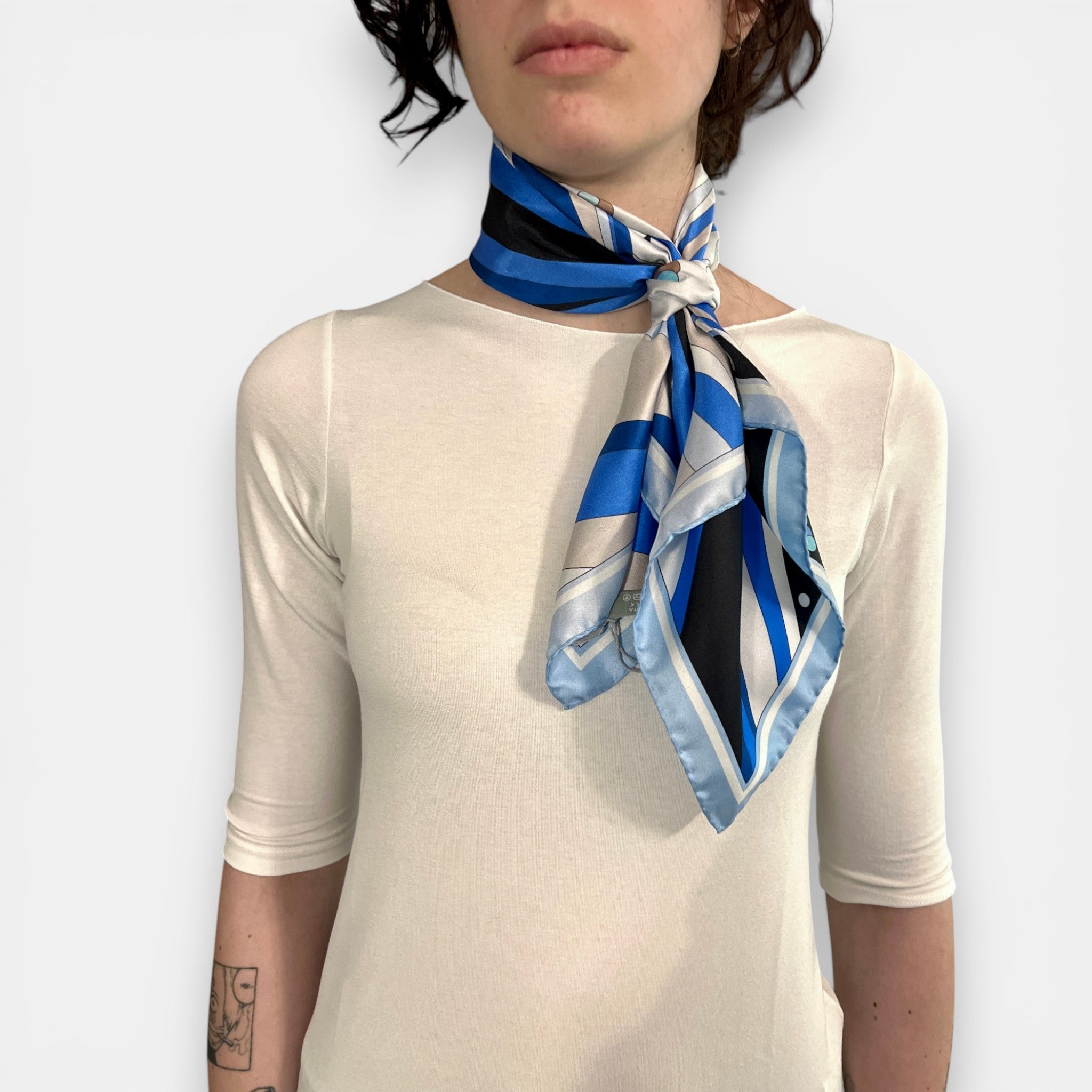 Foulard in Twill di Pura Seta Motivo Fantasia Astratta 70x70 cm