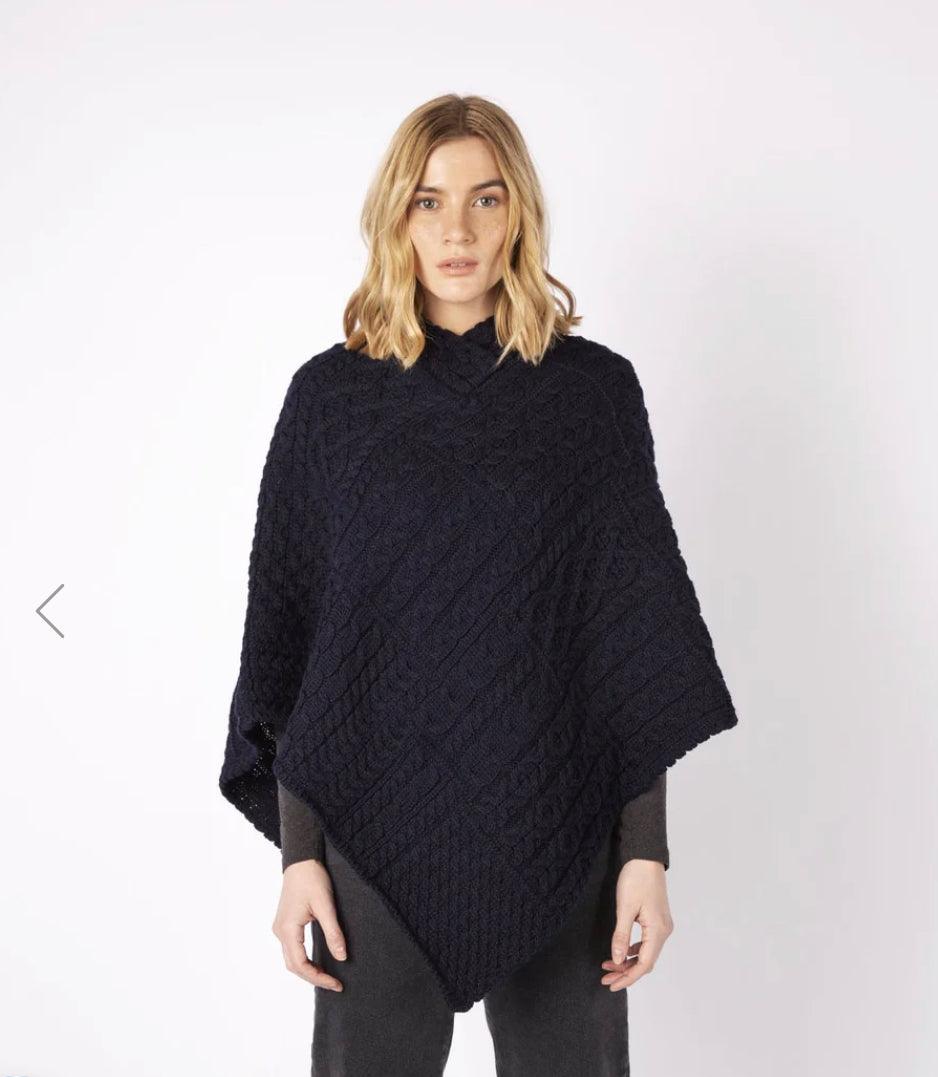 Poncho blu navy lavorato 